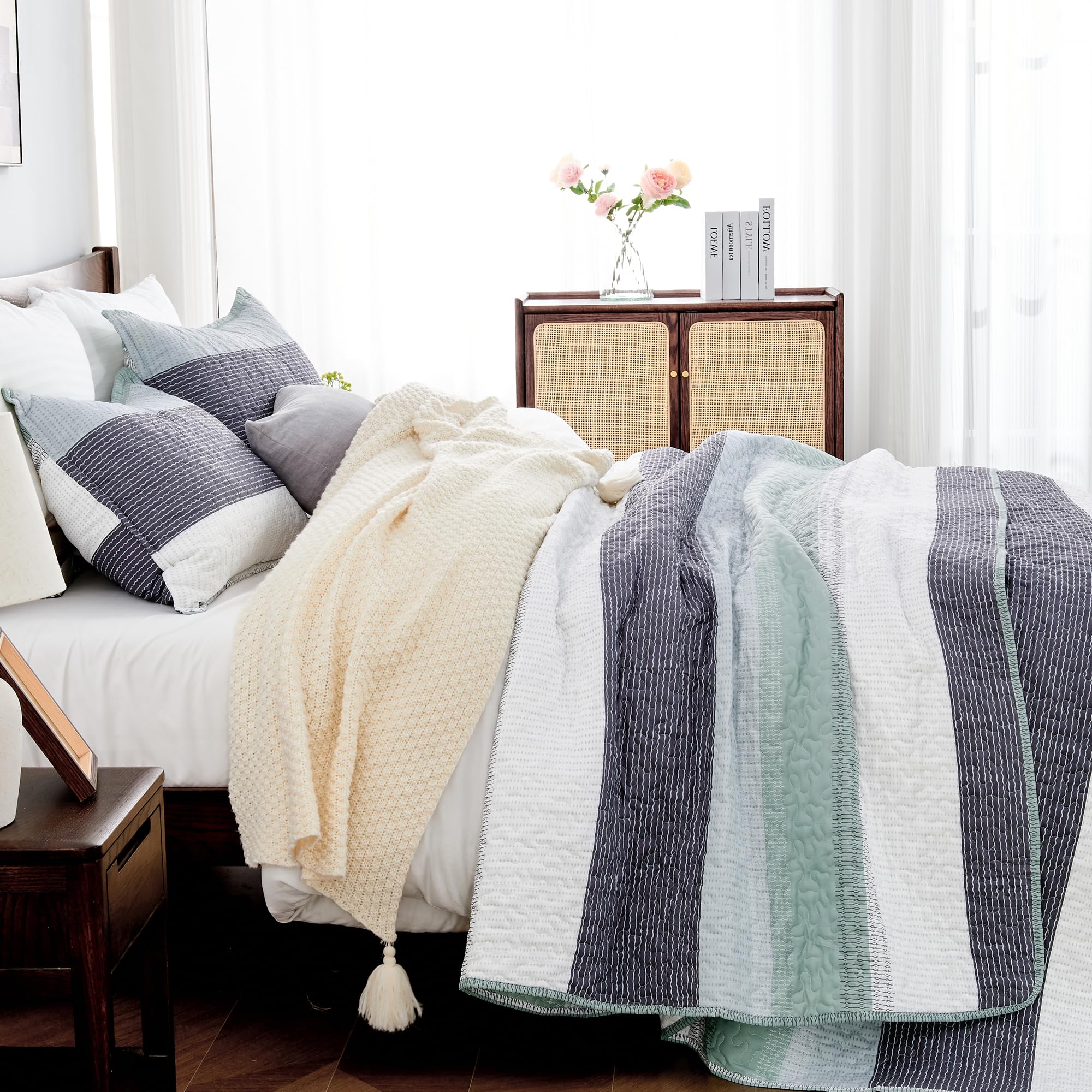 Andency Mint Green Striped Oversized King Quilt Set, 3 Pieces (1 Quilt And 2 Pillowcases) Patchwork Bedspread Coverlet Set, Soft Lightweight Quilted Bedding Set(128X120Inch