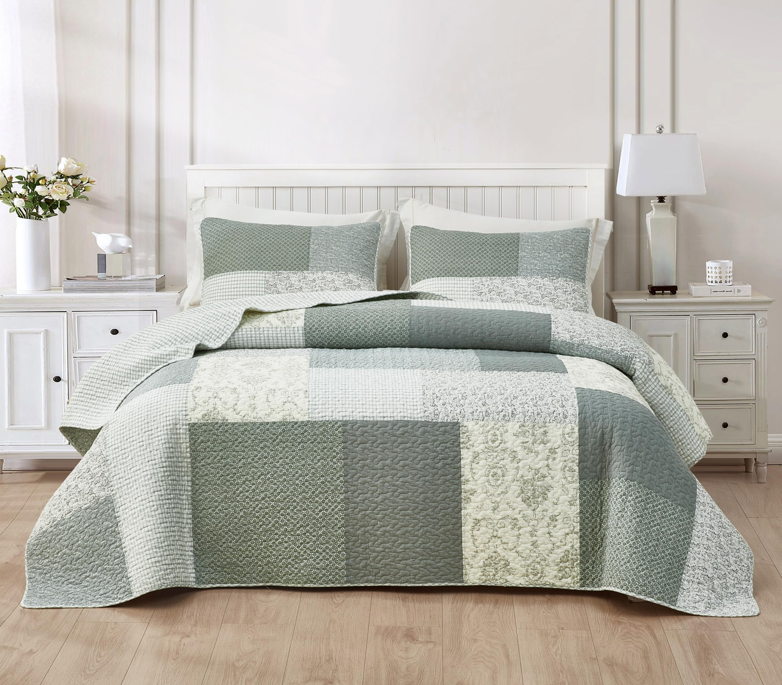 Chezmoi Collection Cooper 3-Piece Muted Gray White Ivory Floral Plaid Patchwork Quilt Set - Pre-Washed Cotton Quilted Lightweigh