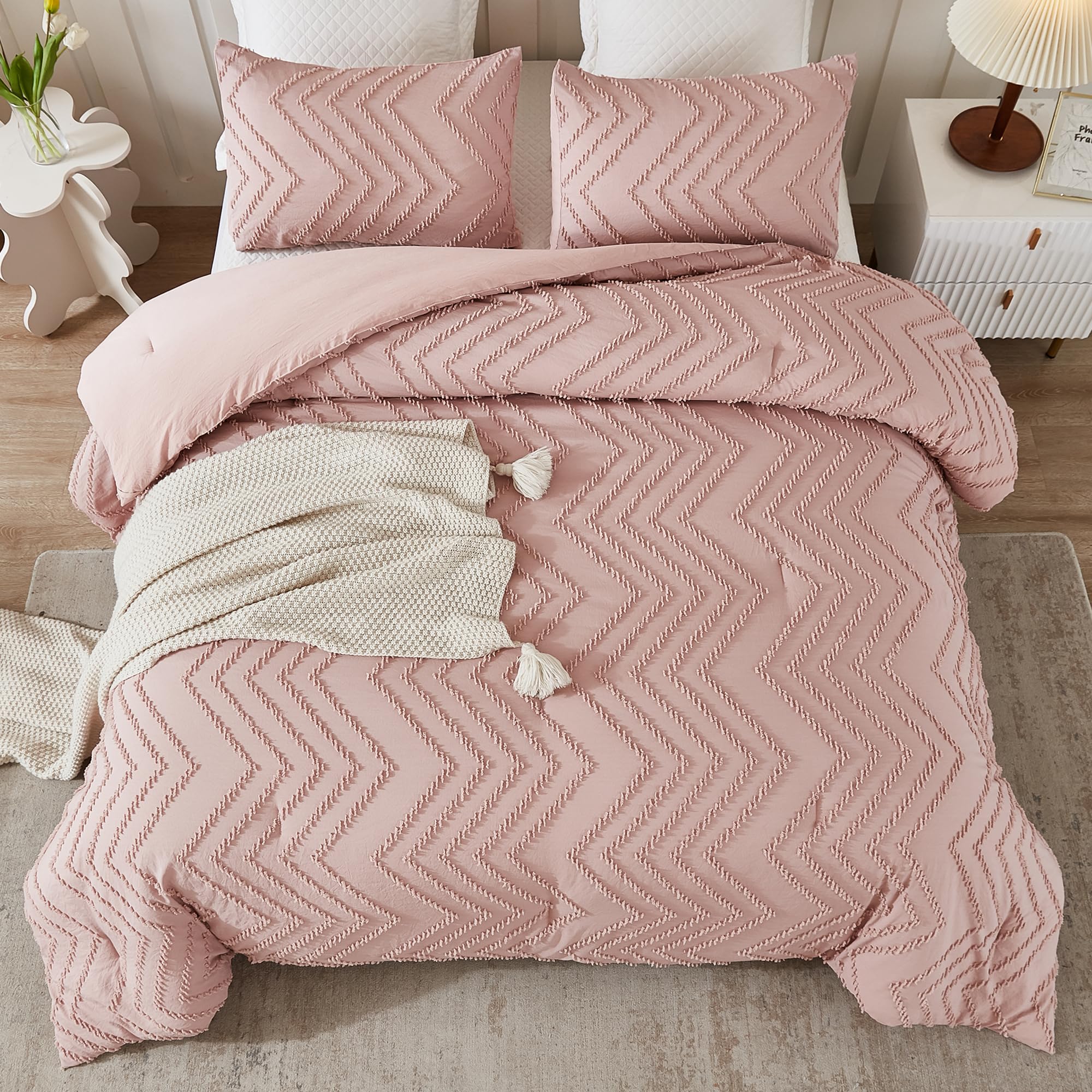 Litanika Blush Pink Queen Size Comforter Sets, 3 Pieces Lightweight Chevron Tufted Bedding Comforter Set, Fluffy Down Alternativ