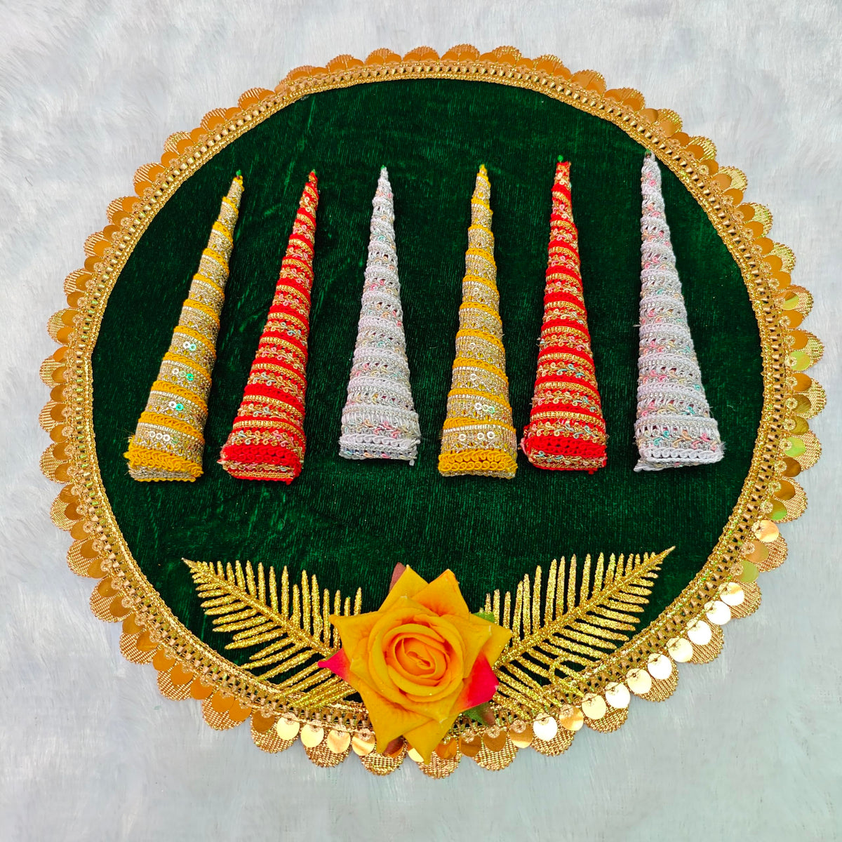 Decorative Mehndi Cone Plate for Wedding and Home Decor, Embellished with Sequins and Gold Lace, Multicolour