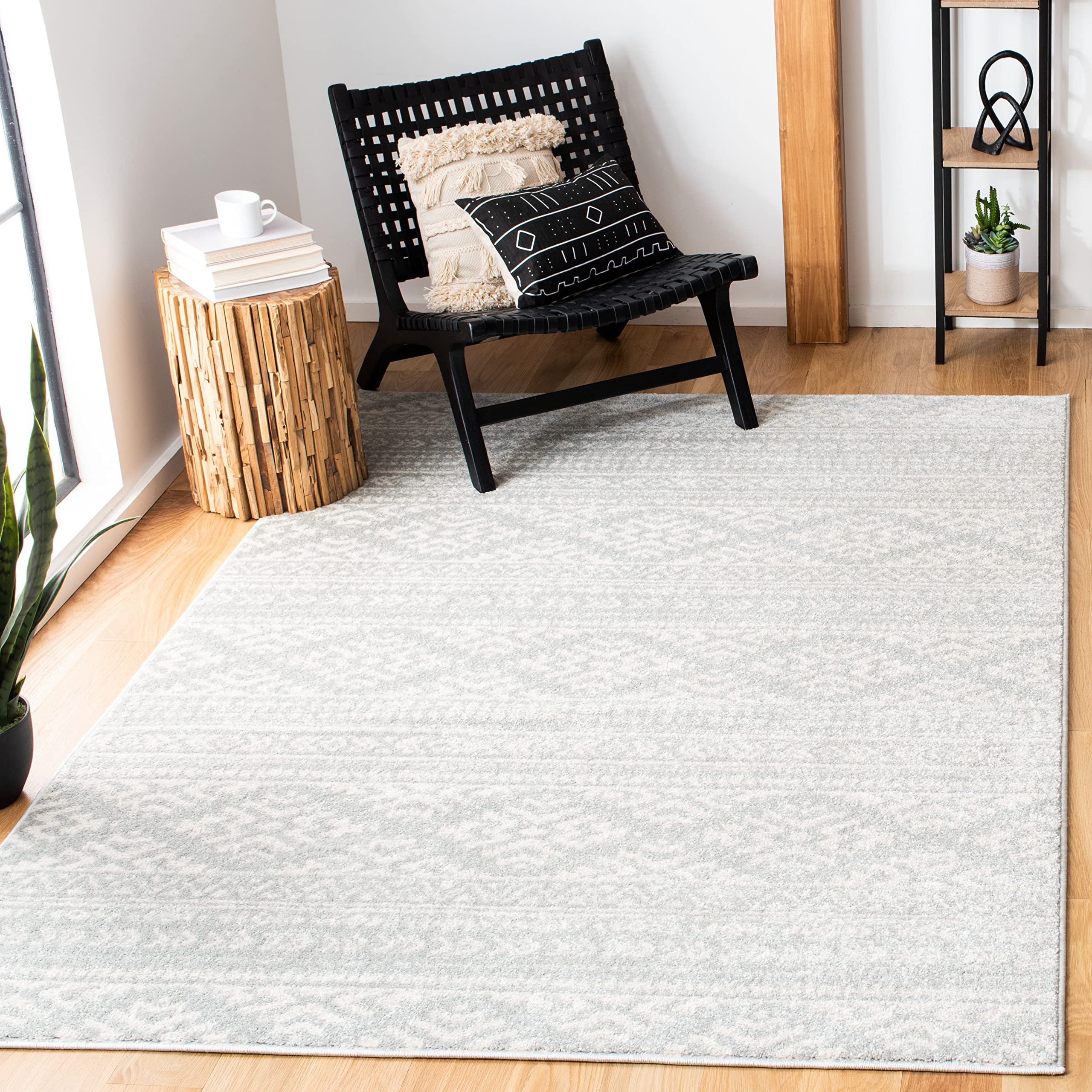 SAFAVIEH Tulum Collection 12 Square Light Grey/Ivory TUL272F Moroccan Boho Tribal Non-Shedding Area Rug
