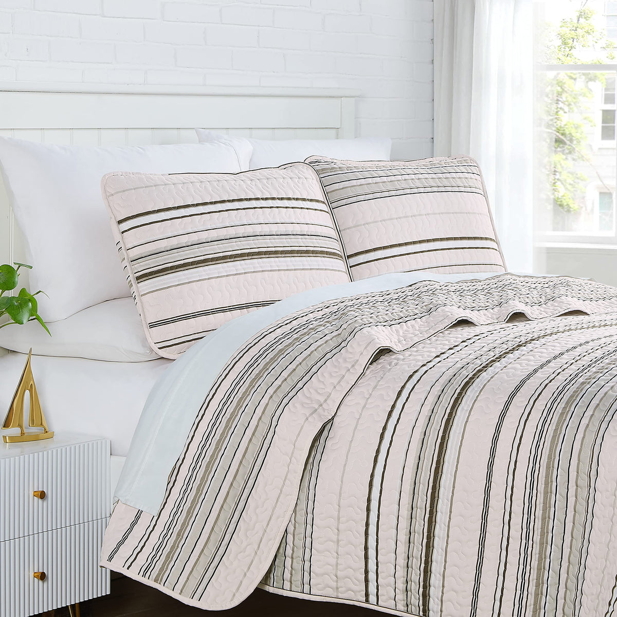 Southshore Fine Living, Inc. Oversized King Quilt Set, Striped Beige Bedspread King/California King, 3-Piece Coastal Bedding Set