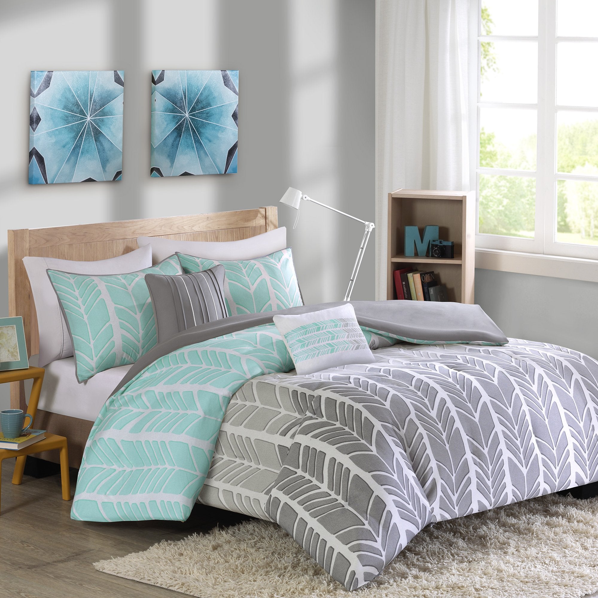 Intelligent Design Adel Cozy Comforter Geometric Design Modern All Season Vibrant Color Bedding Set with Matching Sham, Decorati