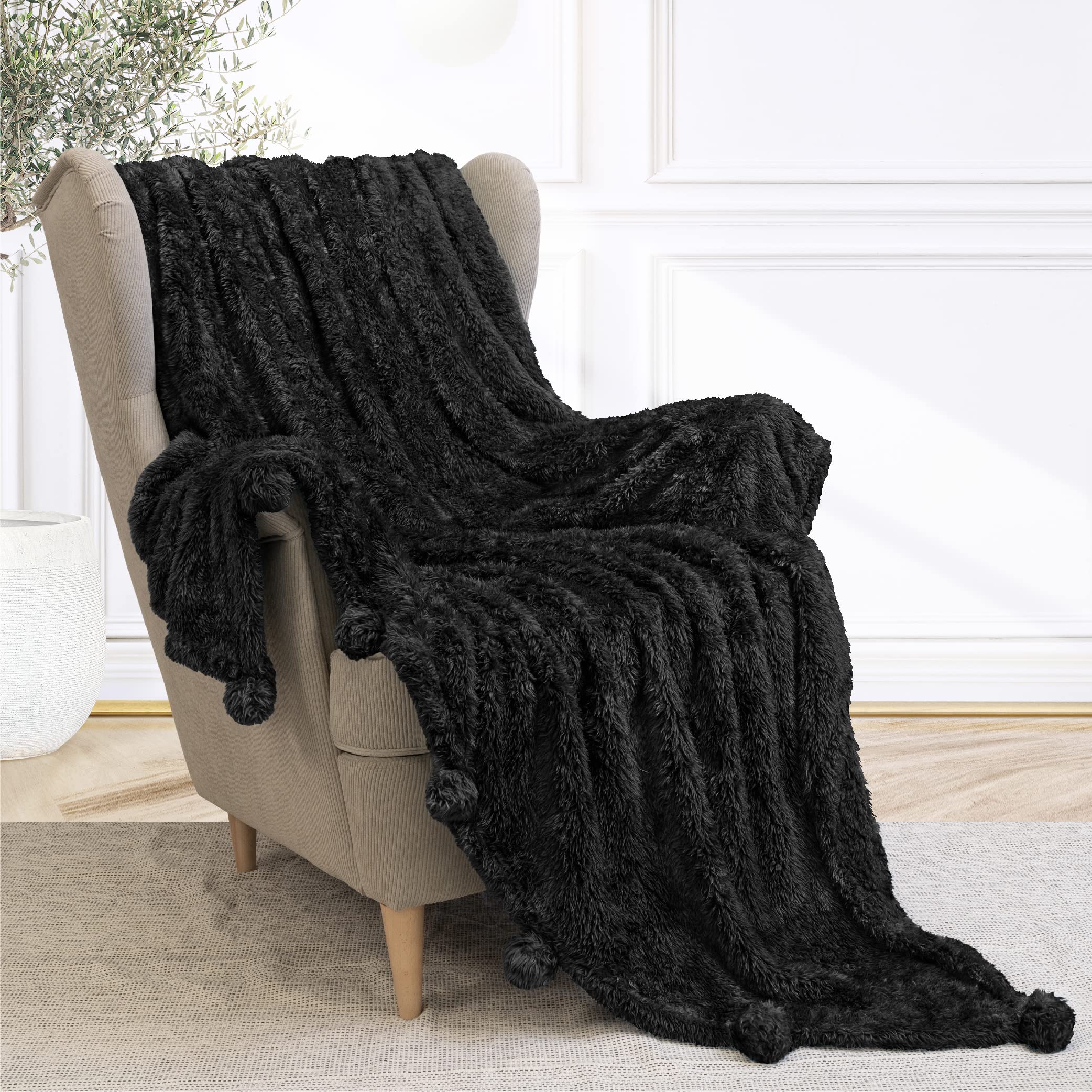 Pavilia Black Sherpa Throw Blanket With Soft Pom Pom Fringe, Plush Cozy Warm Blankets For Couch Bed Sofa, Fuzzy Fleece Throw Wit