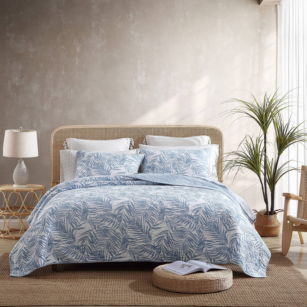 Tommy Bahama - Queen Quilt Set, Reversible Cotton Bedding With Matching Shams, Tropical All Season Home Decor (Palmday Medium Bl