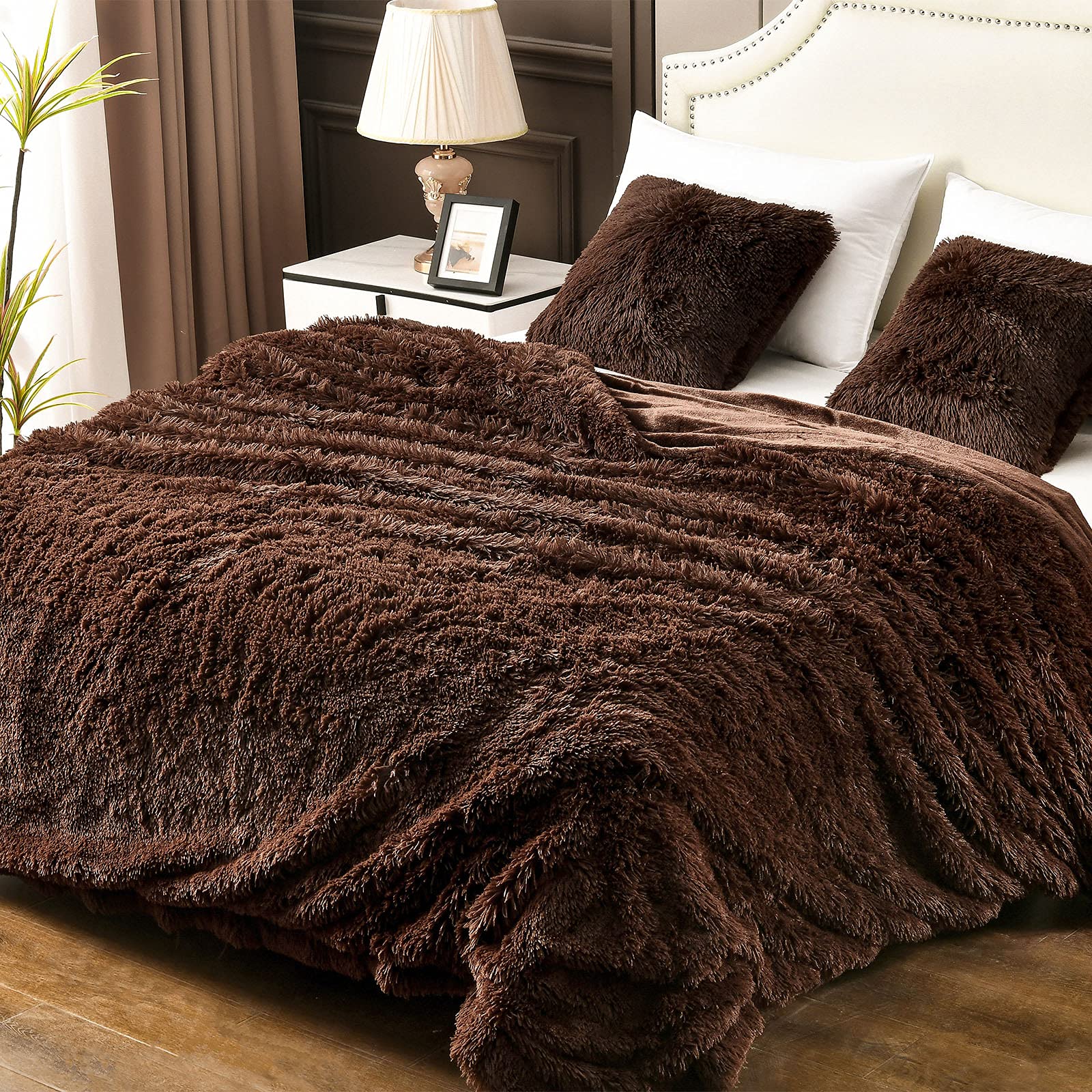 Yusoki Twin Size Faux Fur Throw Blanket(Brown,60' X 80'),Whithout Pillows,Winter Lightweight Plush Fuzzy Soft Cozy Microfiber