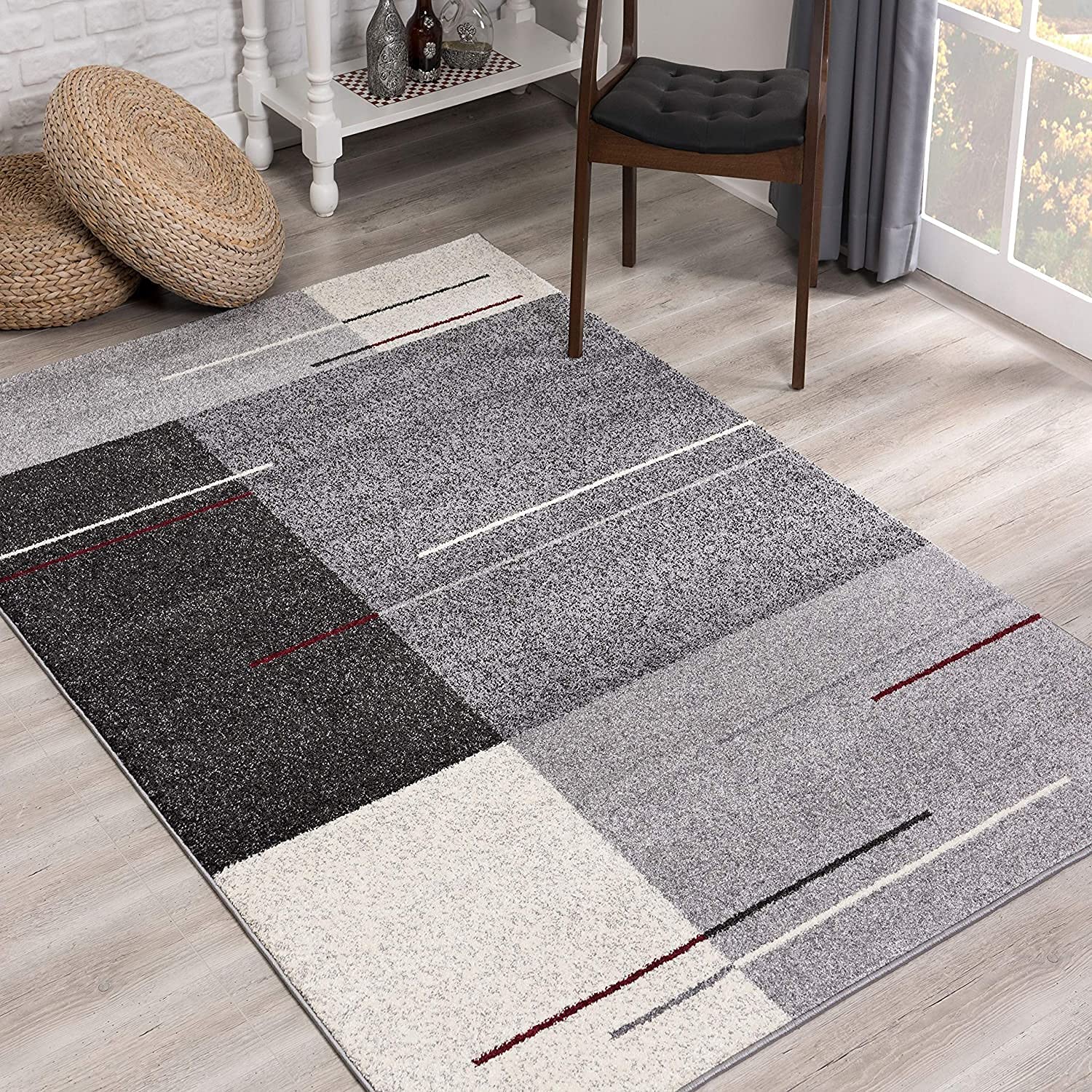 HomeRoots Grey 100% Twisted Polyester 5â€ x 8â€ Gray Modern Geometric Area Rug