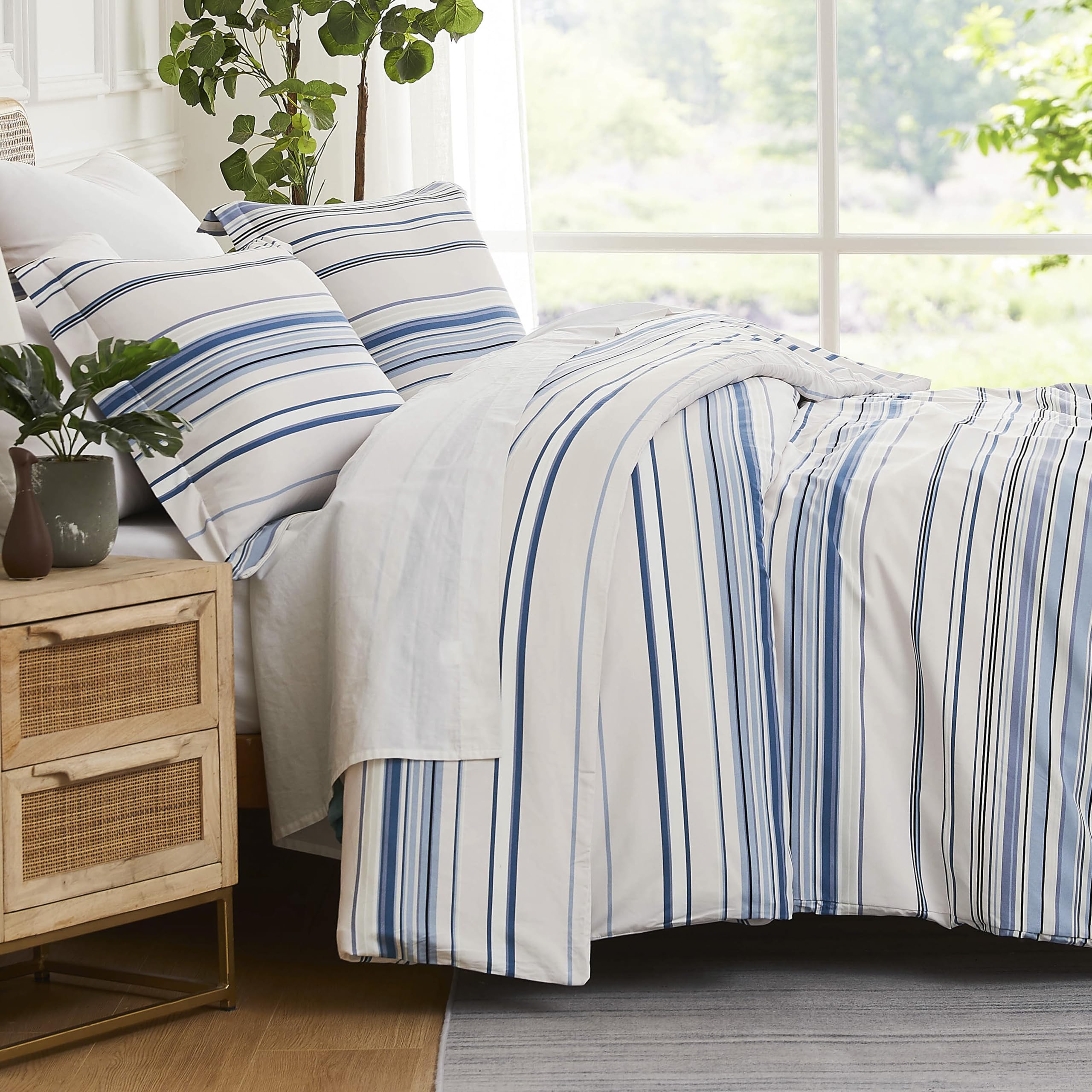 Southshore Fine Living, Inc. Twin Xl Comforter Set, Down Alternative Blue And White Comforter With Matching Pillow Sham, Soft Co
