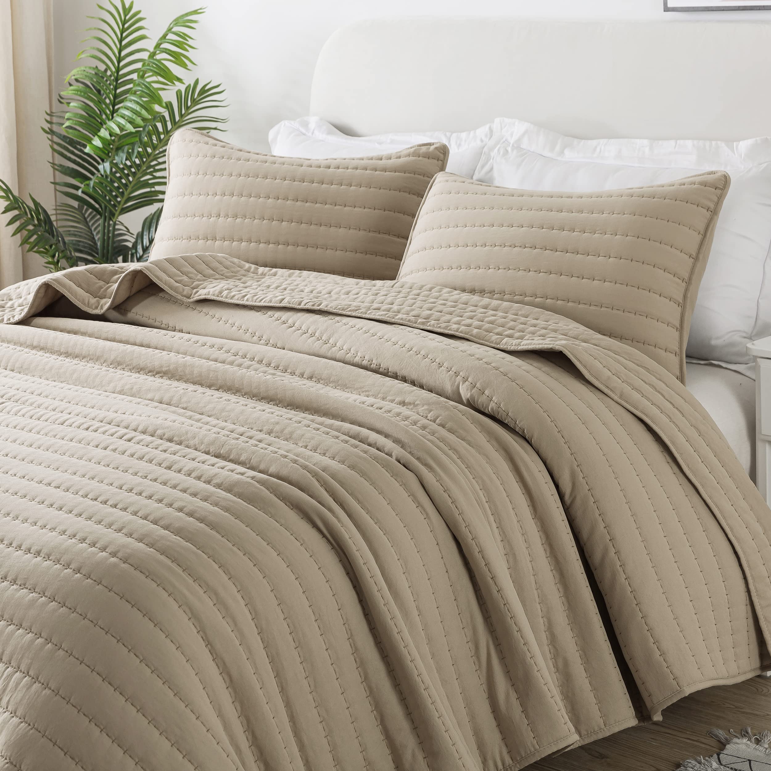 Roaringwild Beige Cream Tan Twin Size Quilt Bedding Sets With Pillow Shams, Lightweight Soft Bedspread Coverlet, Quilted Blanket