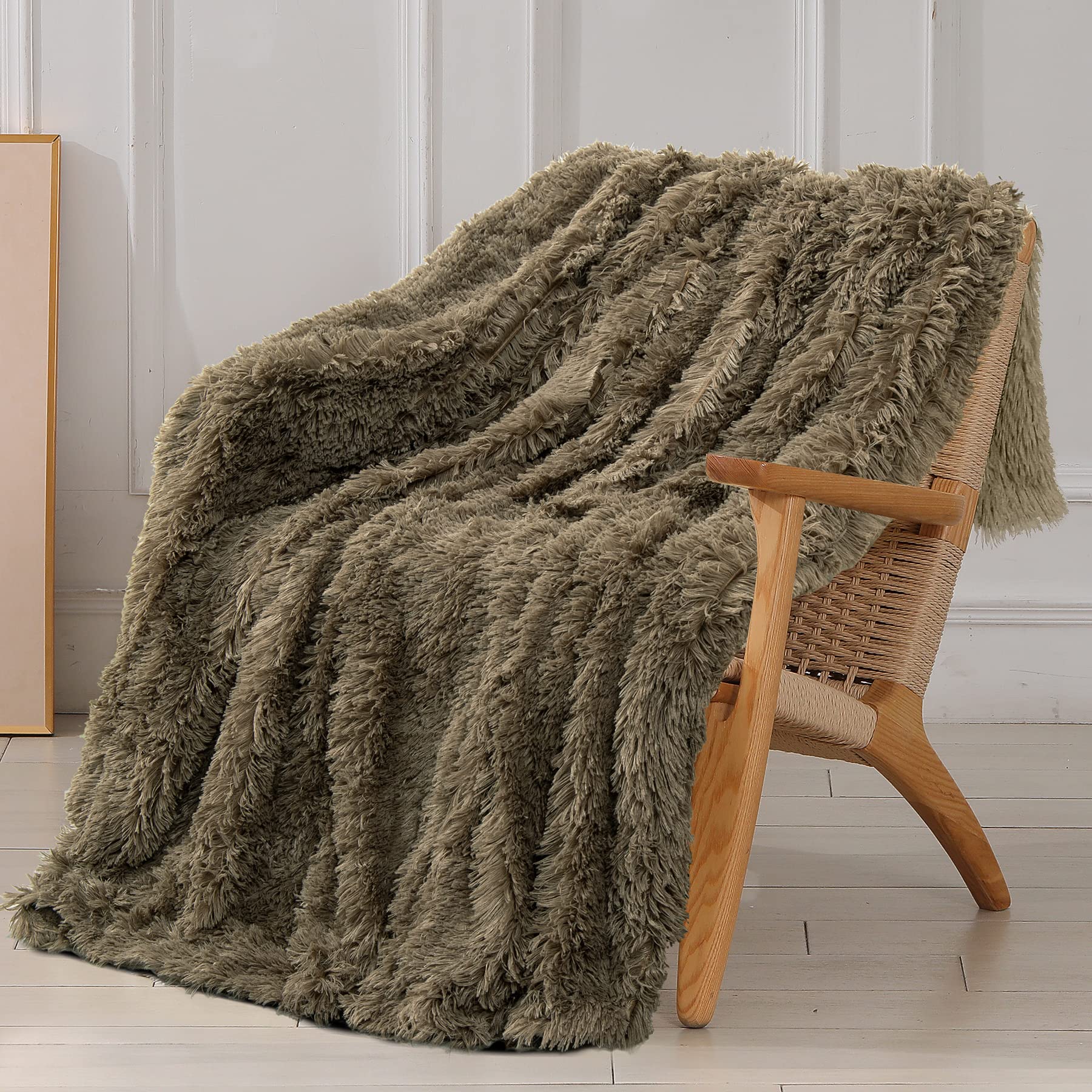 Tuddrom Decorative Extra Soft Faux Fur Throw Blanket 70'X78',Solid Reversible Fuzzy Lightweight Long Hair Shaggy Blanket,Fluff