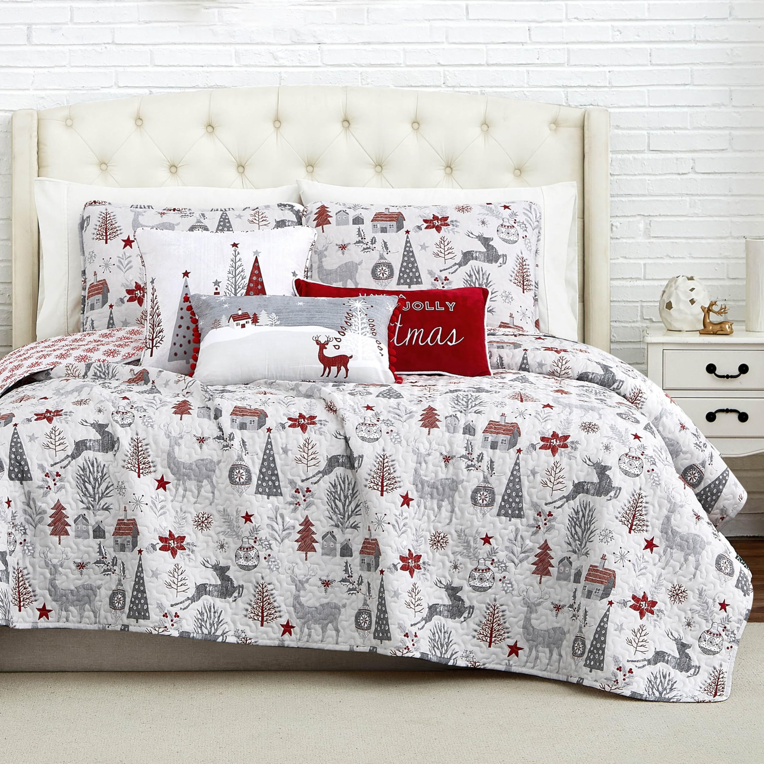 Southshore Fine Living, Inc. Holly Jolly Christmas Quilt Set, Twin Size 5-Piece Christmas Bedding Set W/Shams & Holiday Throw Pi