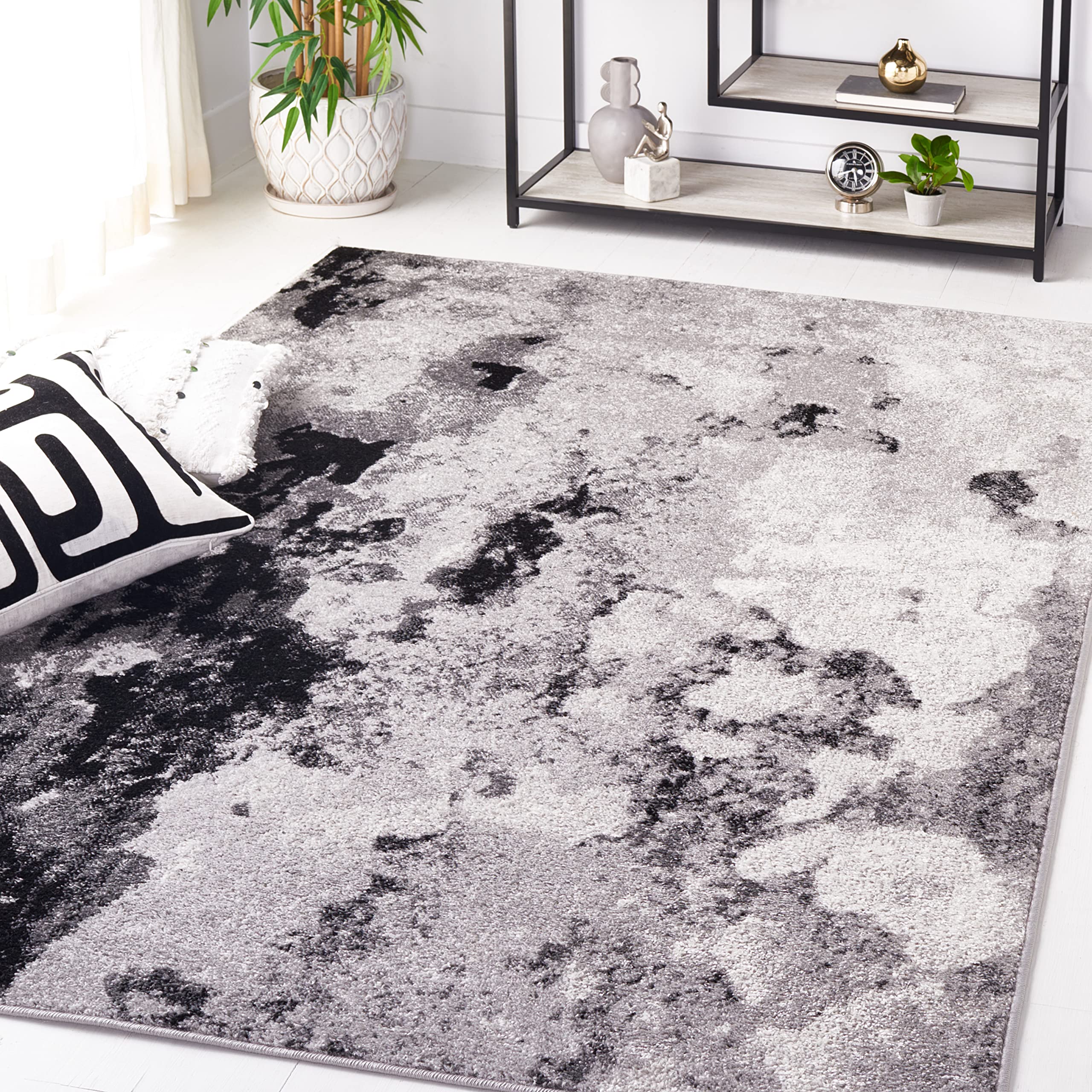 SAFAVIEH Adirondack Collection Accent Rug - 4 x 6, Grey & Black, Modern Abstract Design, Non-Shedding & Easy Care, Ideal for H