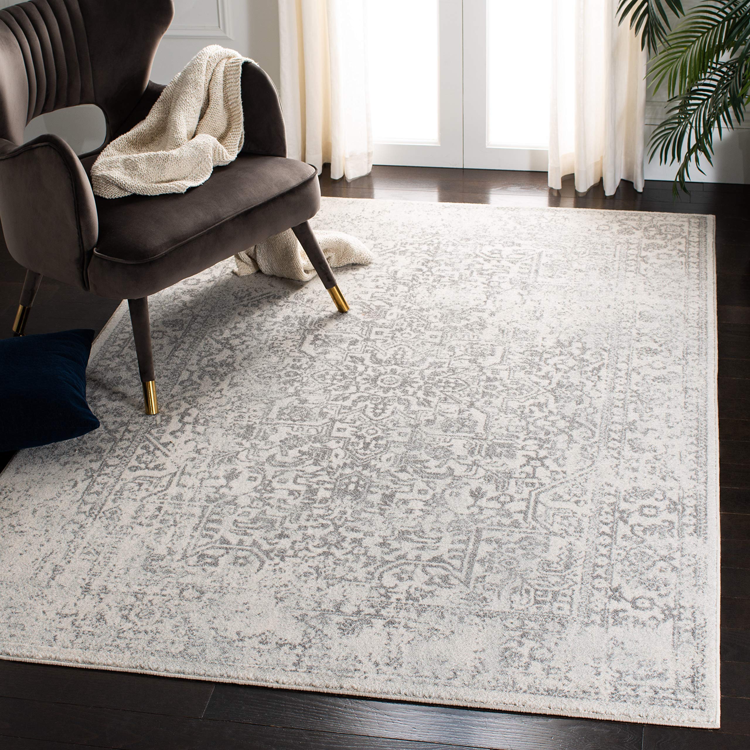 SAFAVIEH Evoke Collection 67 Square Ivory/Grey EVK256F Oriental Distressed Non-Shedding Living Room Bedroom Dining Home Office 