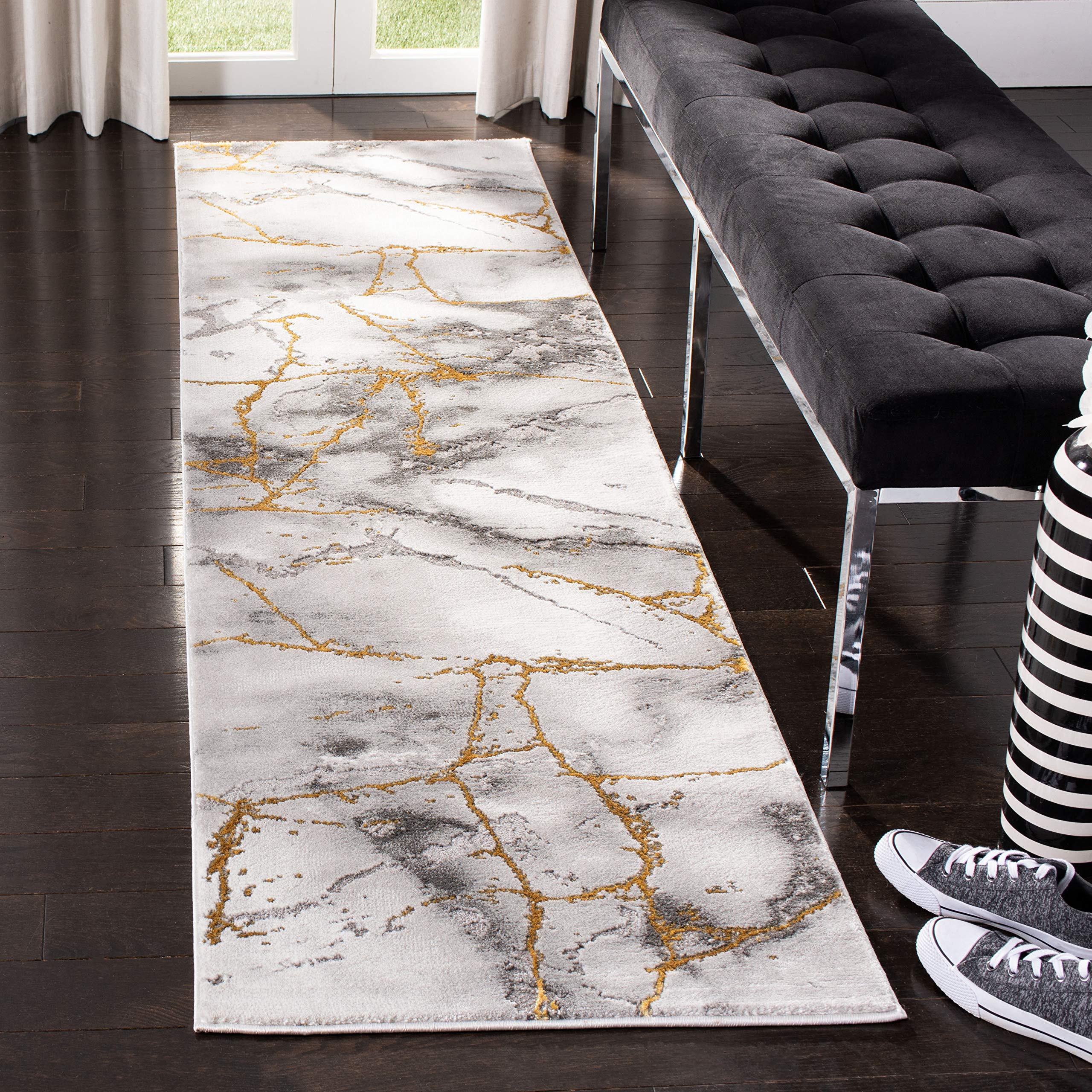 SAFAVIEH Craft Collection Runner Rug - 23 x 22, Grey & Gold, Modern Abstract Design, Non-Shedding & Easy Care, Ideal for High 
