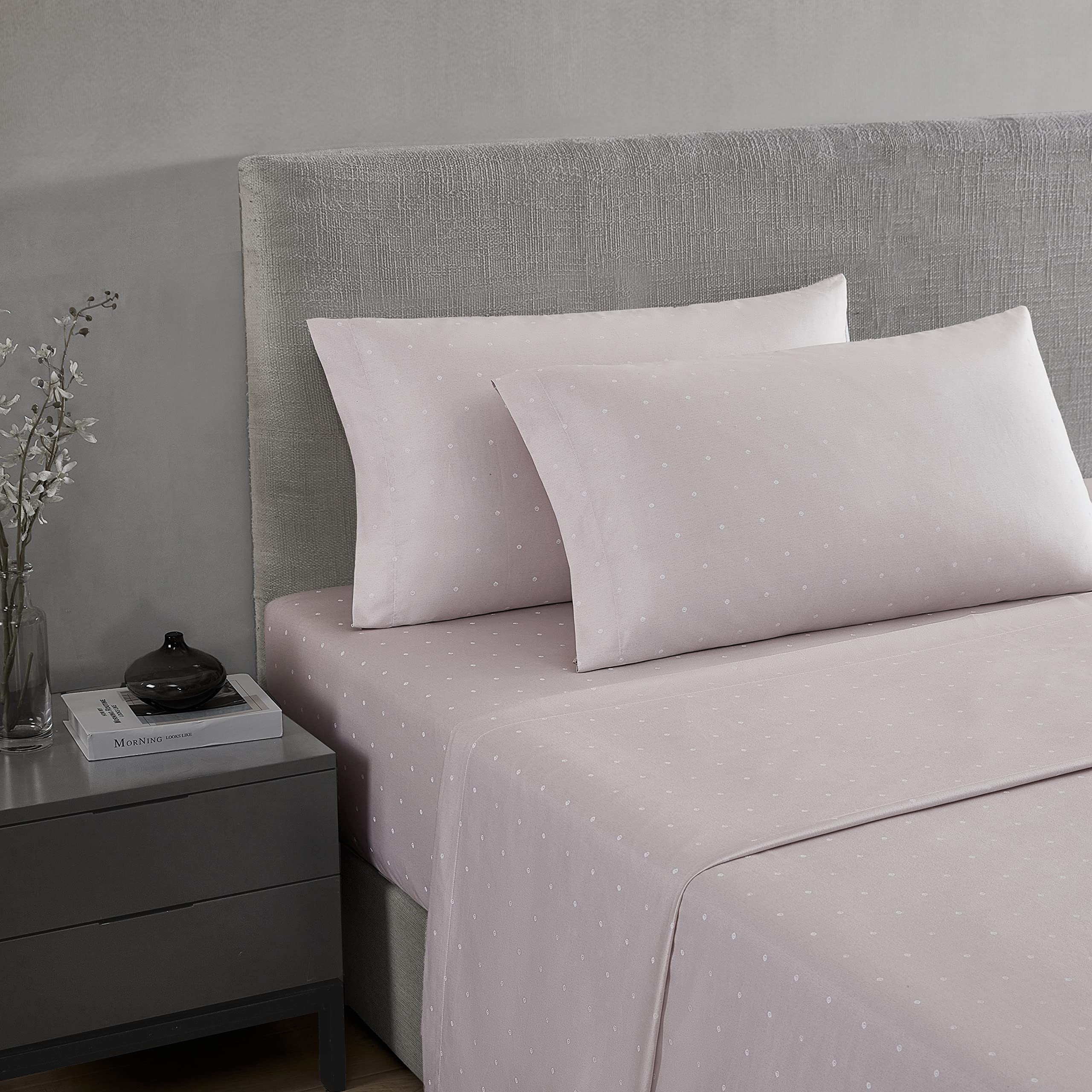 Vera Wang - Queen Sheet Set, Luxury Sateen Cotton Bedding, 800 Thread Count, Soft & Smooth Home Decor (Eyelet Pink, Queen)