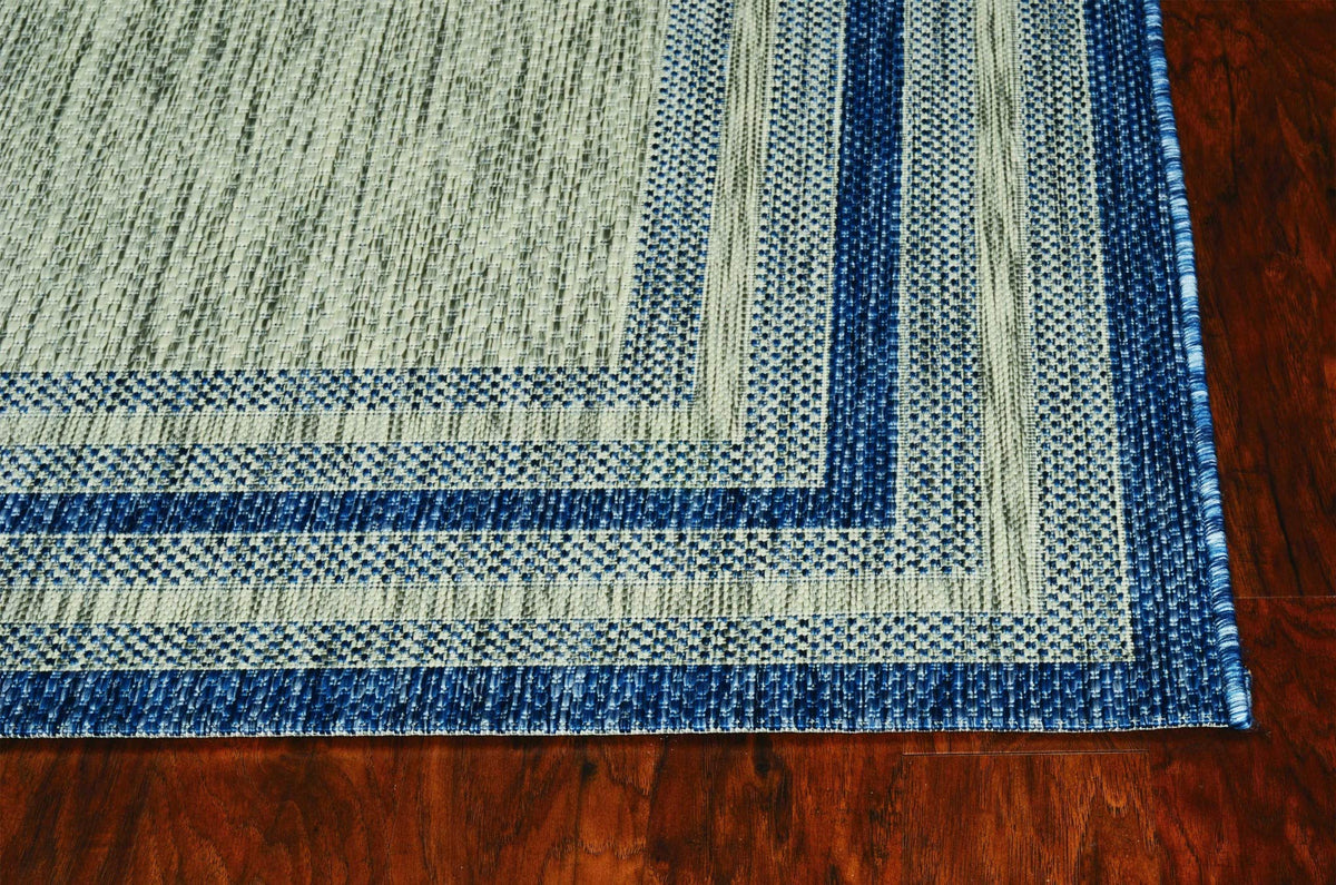 HomeRoots UV-Treated Polypropelene 5'3' x 7'7' UV-Treated Polypropylene Grey/Denim Area Rug