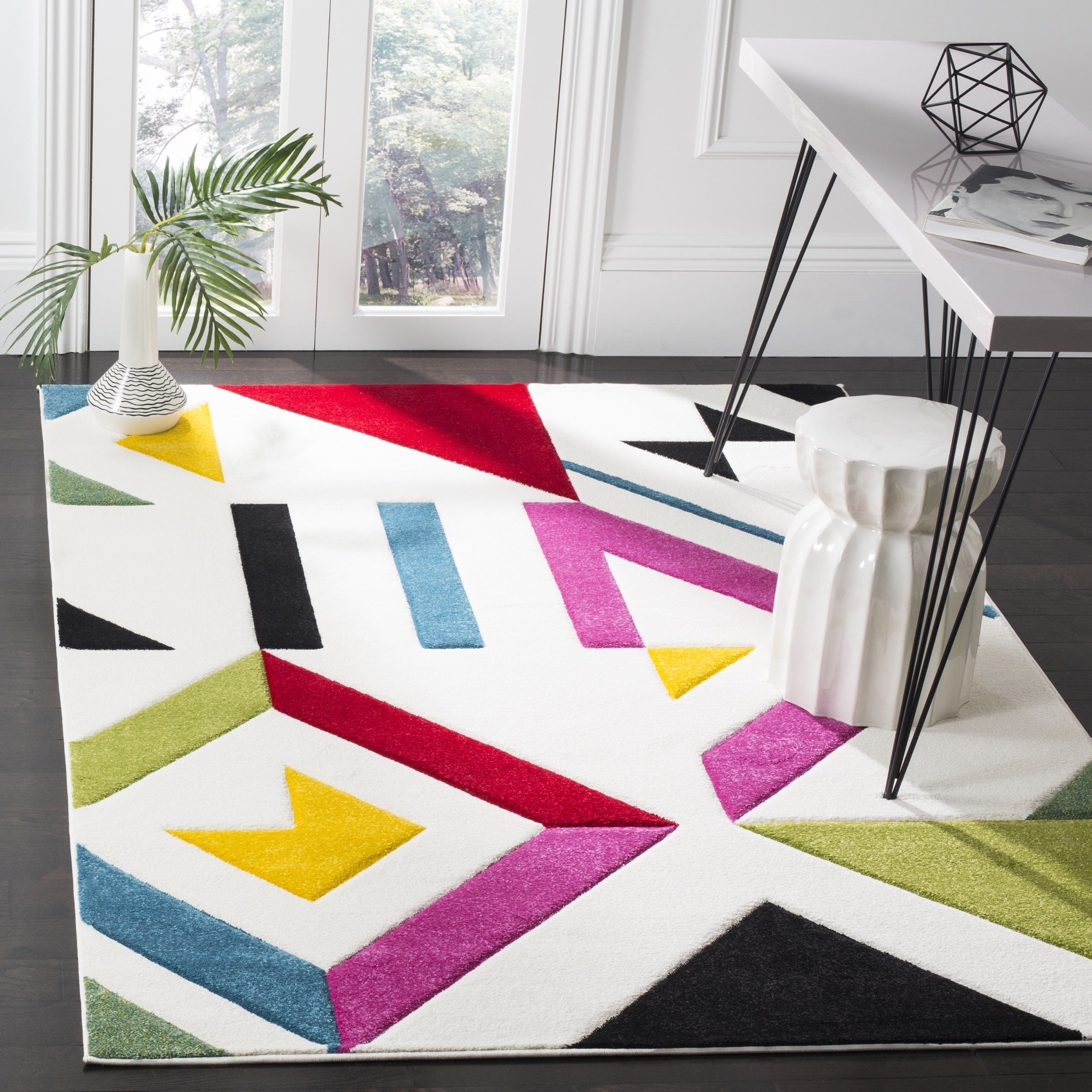 SAFAVIEH Hollywood Collection Accent Rug - 27 x 5, Ivory & Rose, Mid-Century Modern Design, Non-Shedding & Easy Care, Ideal fo