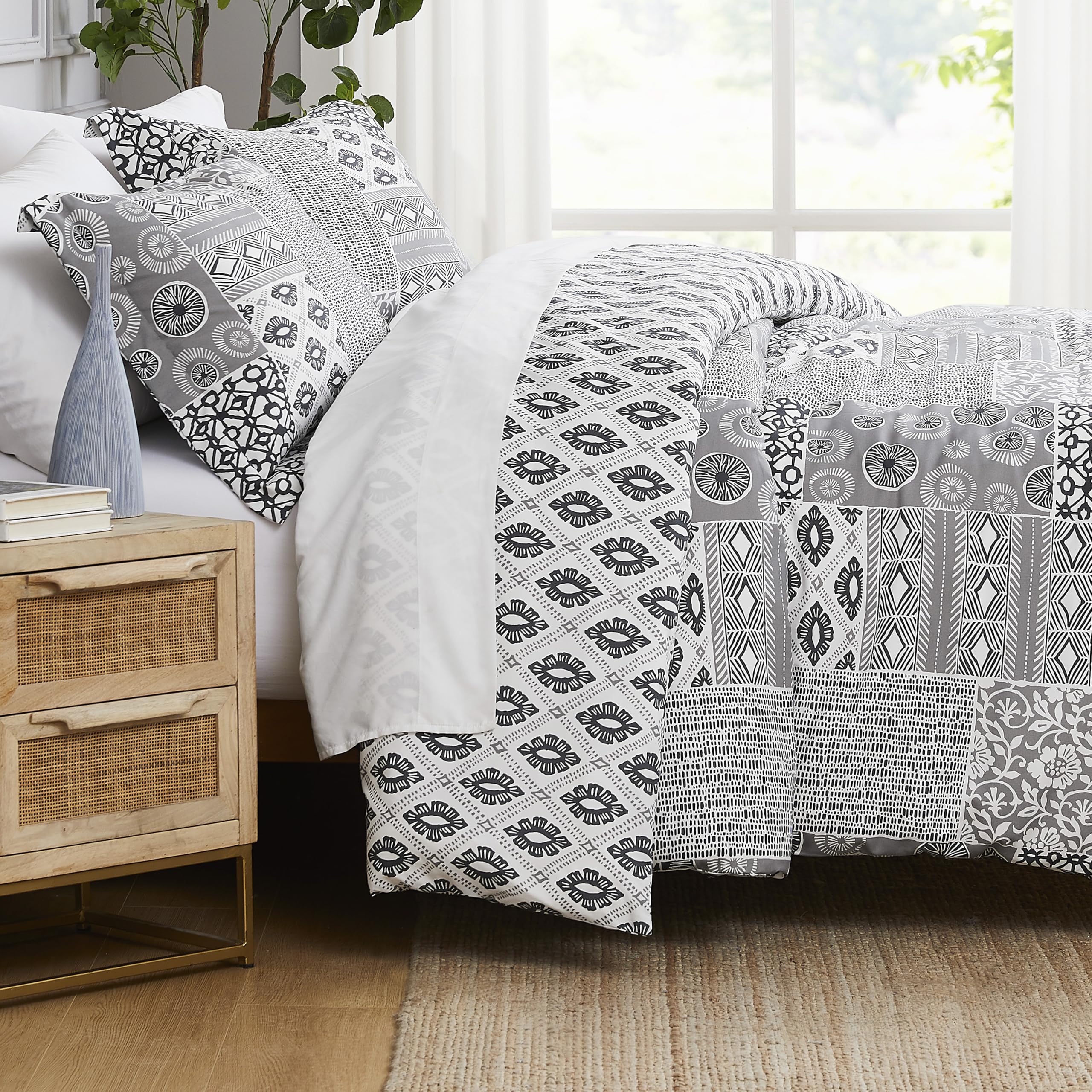 Southshore Fine Living, Inc. Twin Comforter Set With One Pillow Sham, Reversible Bedding Set - Global Patchwork Quilt - Alternat