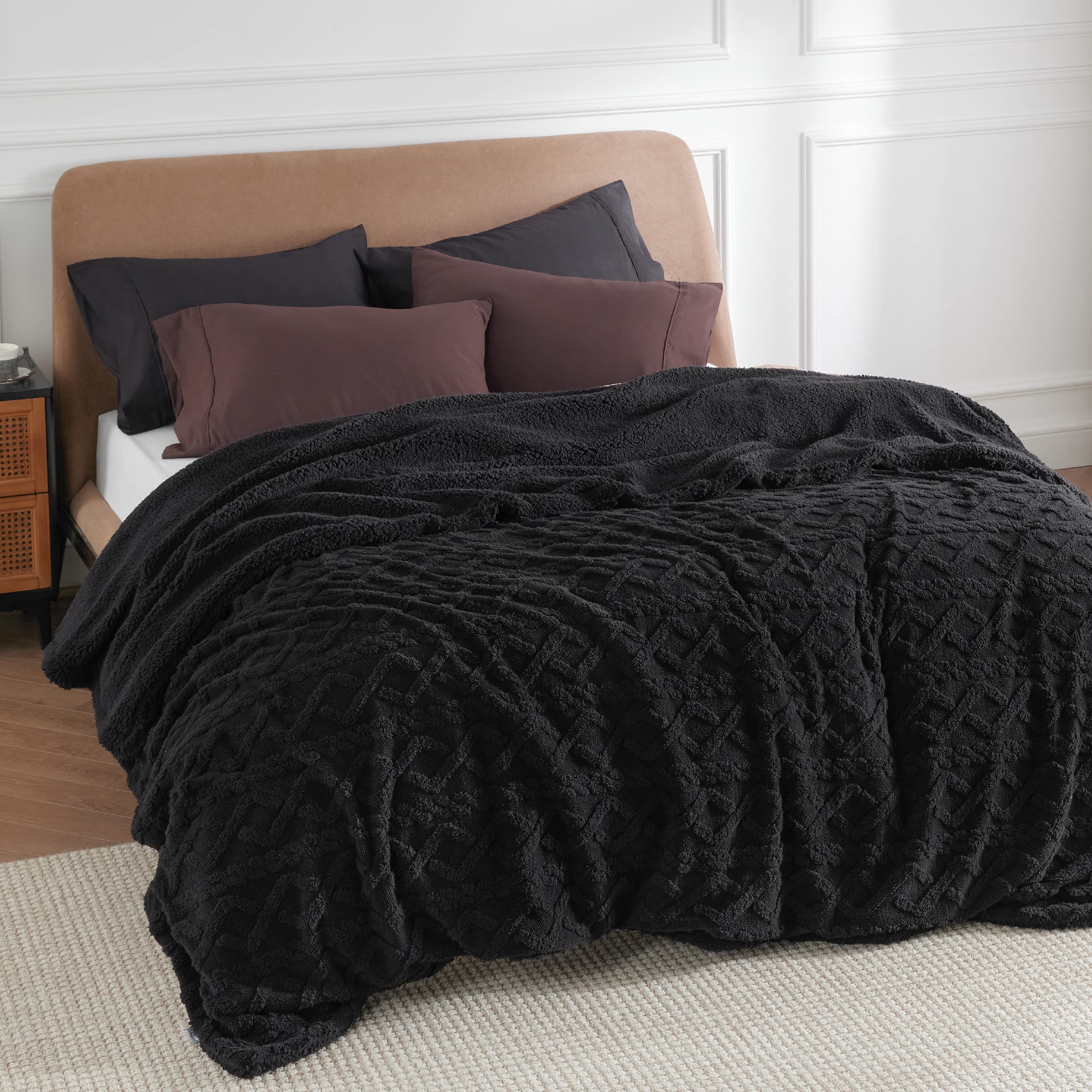 Bedsure Sherpa King Size Blanket For Bed- Fuzzy Soft Cozy Blanket King Size, Fleece Thick Warm Blanket For Winter, Black, 108X90