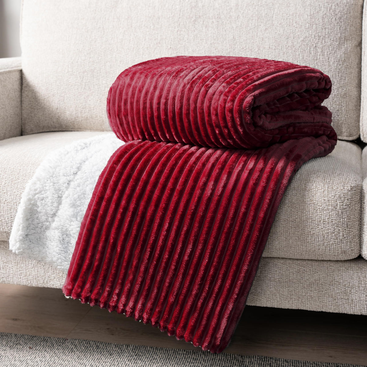 Pavilia Wine Red Burgundy Sherpa Fleece Throw Blanket For Couch Twin, Soft Plush Fuzzy Blankets, Fluffy Flannel Sherpa Blanket F