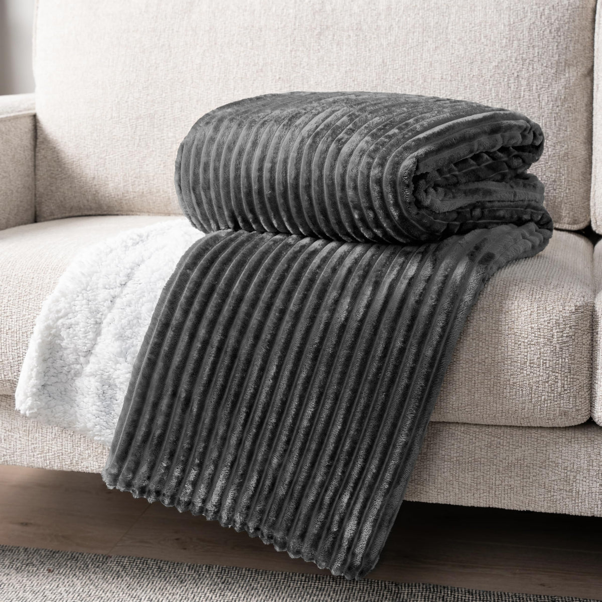 Pavilia Gray Sherpa Fleece Throw Blanket For Couch Twin, Soft Plush Fuzzy Blankets, Fluffy Flannel Sherpa Blanket For Bed, Warm