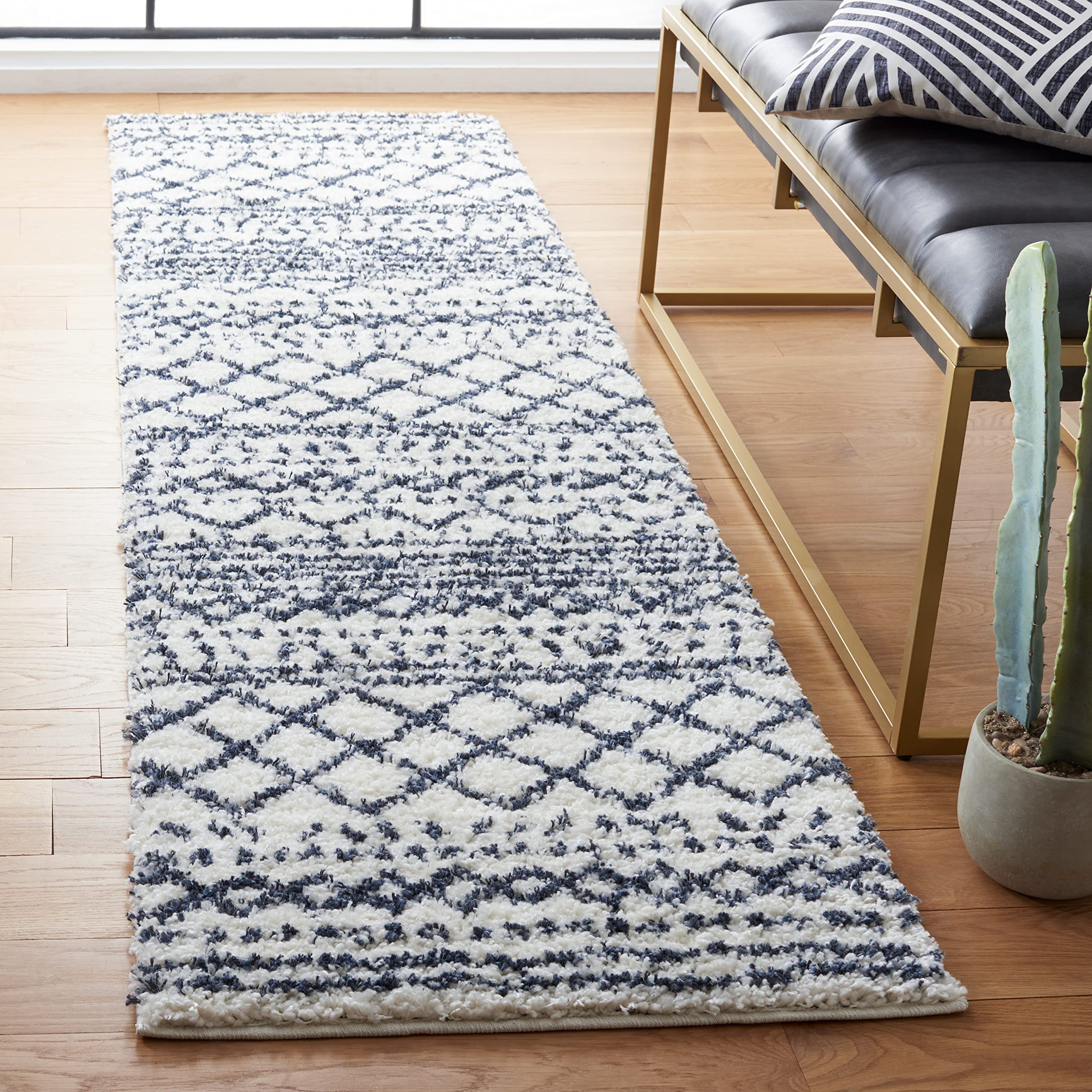 Safavieh Arizona Shag Collection Runner Rug - 23 x 8, Ivory & Slate, Moroccan Design, Non-Shedding & Easy Care, 1.6-inch Thick