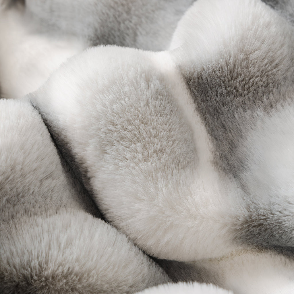 Ultra Soft Faux Fur Couch Cover – Large, Fluffy, and Elegant Sofa Throw Blanket
