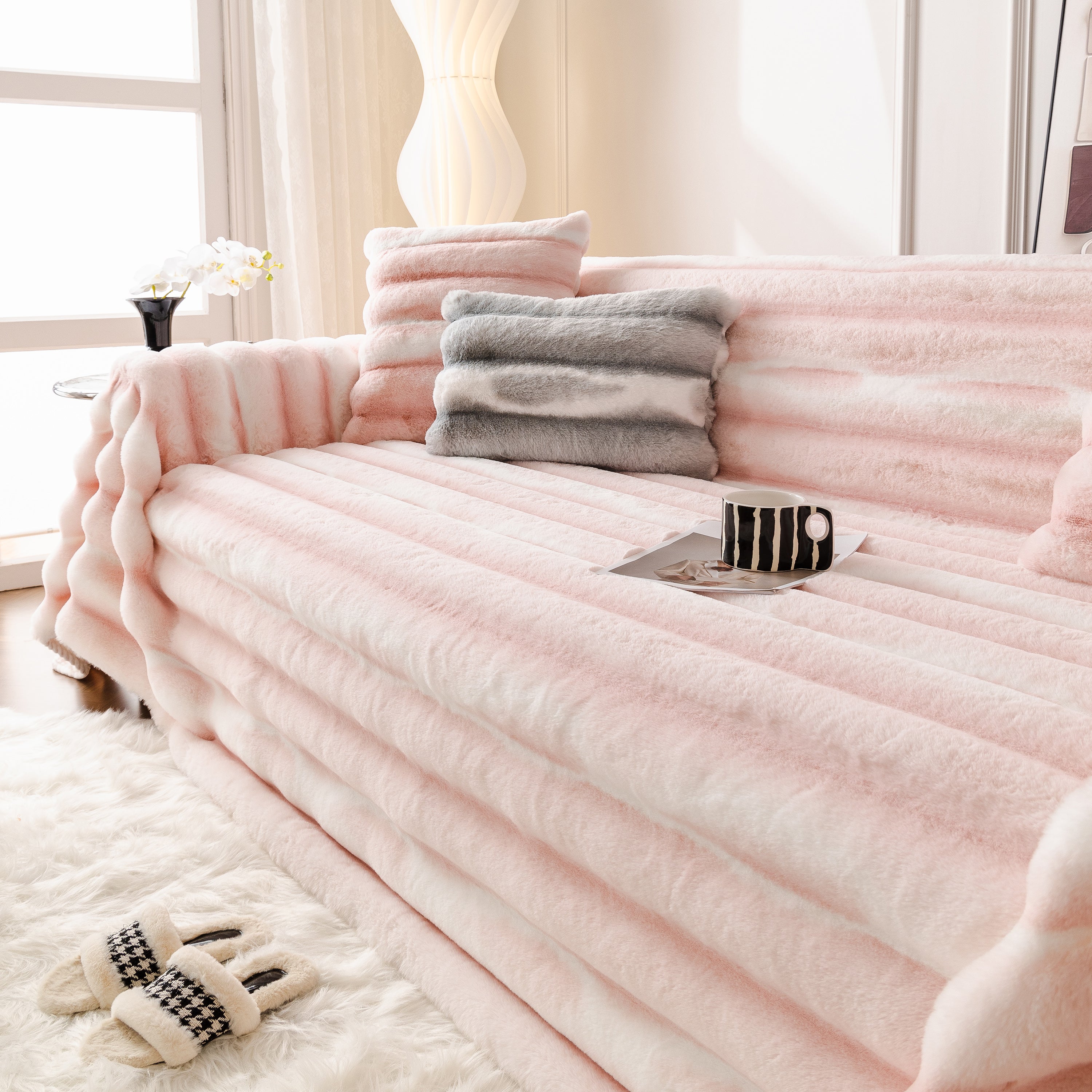 Ultra Soft Faux Fur Couch Cover – Large, Fluffy, and Elegant Sofa Throw Blanket