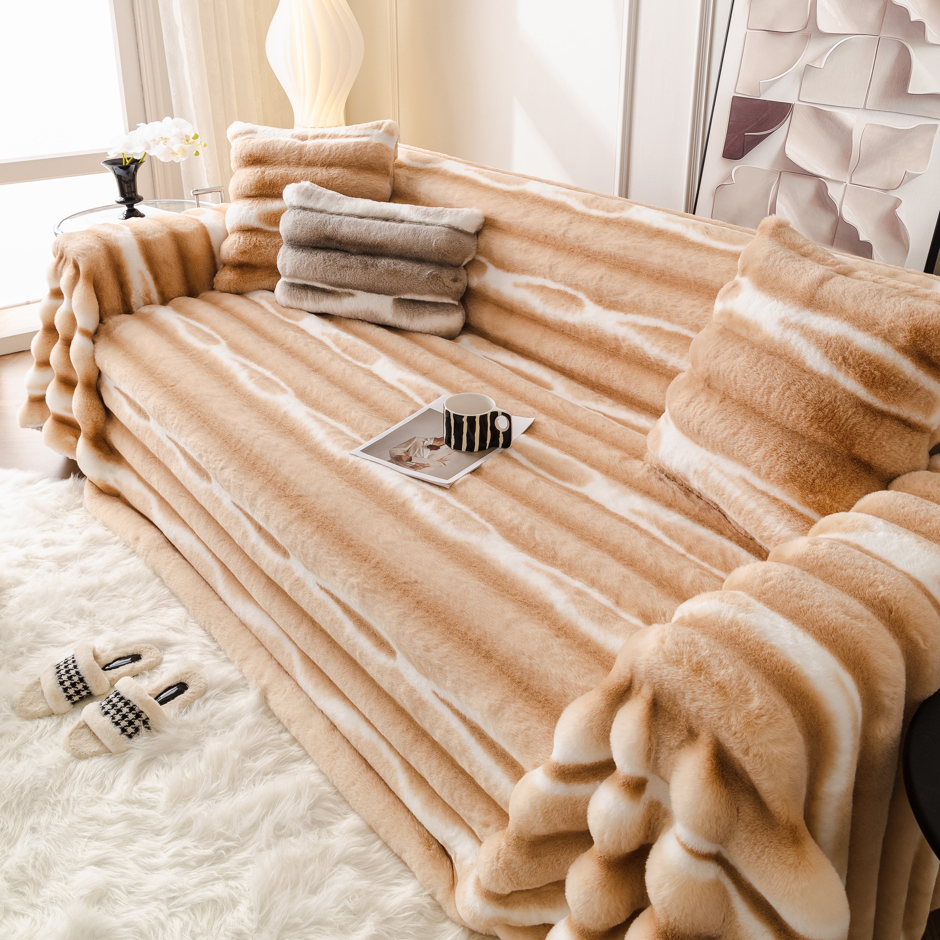Ultra Soft Faux Fur Couch Cover – Large, Fluffy, and Elegant Sofa Throw Blanket