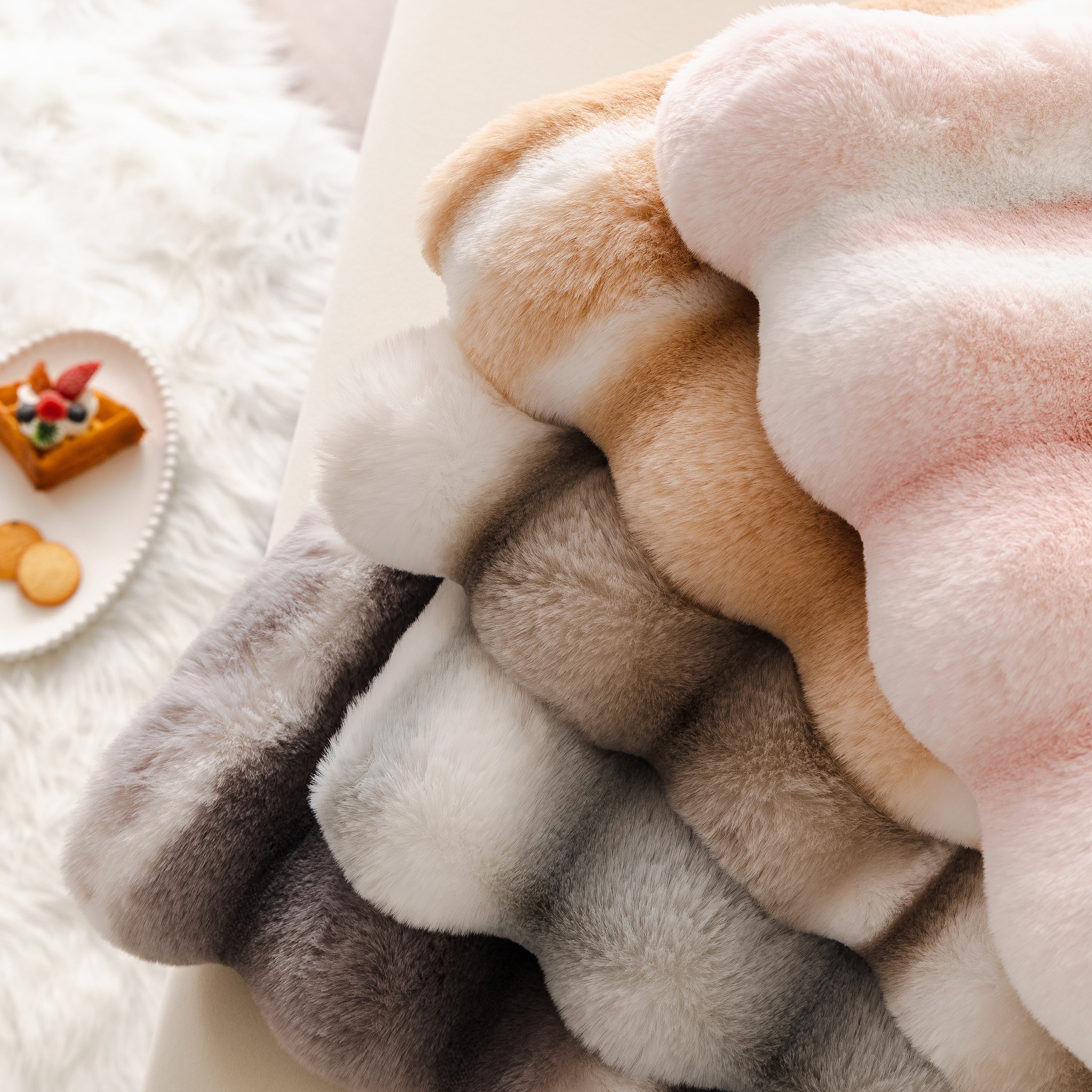 Ultra Soft Faux Fur Couch Cover – Large, Fluffy, and Elegant Sofa Throw Blanket