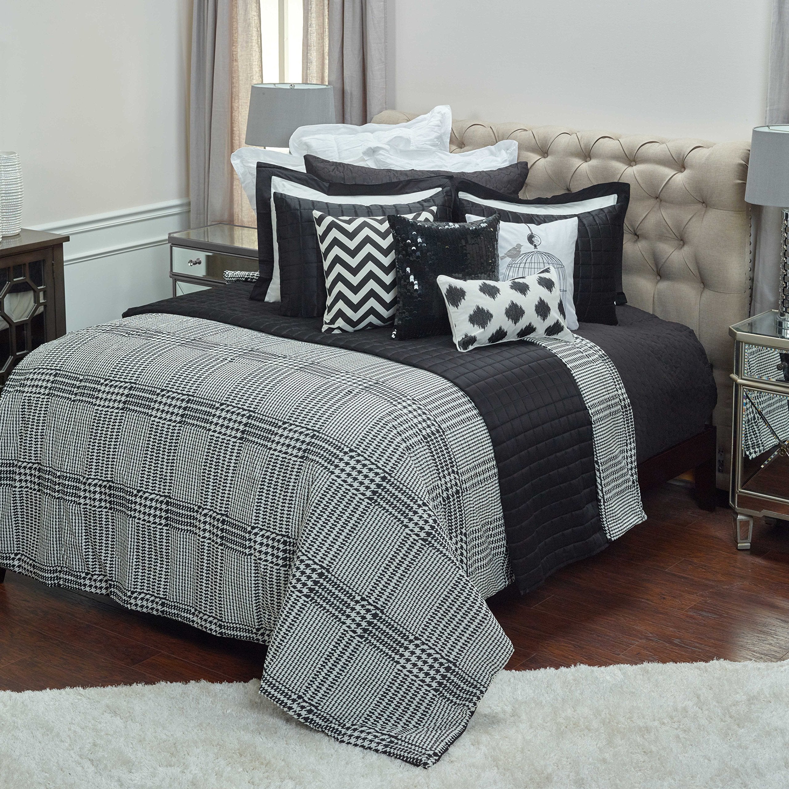 Rizzy Home | BT1282 | Polyester Comforter | 106&quot;x92&quot; Black/White/Nuetral Houndstooth