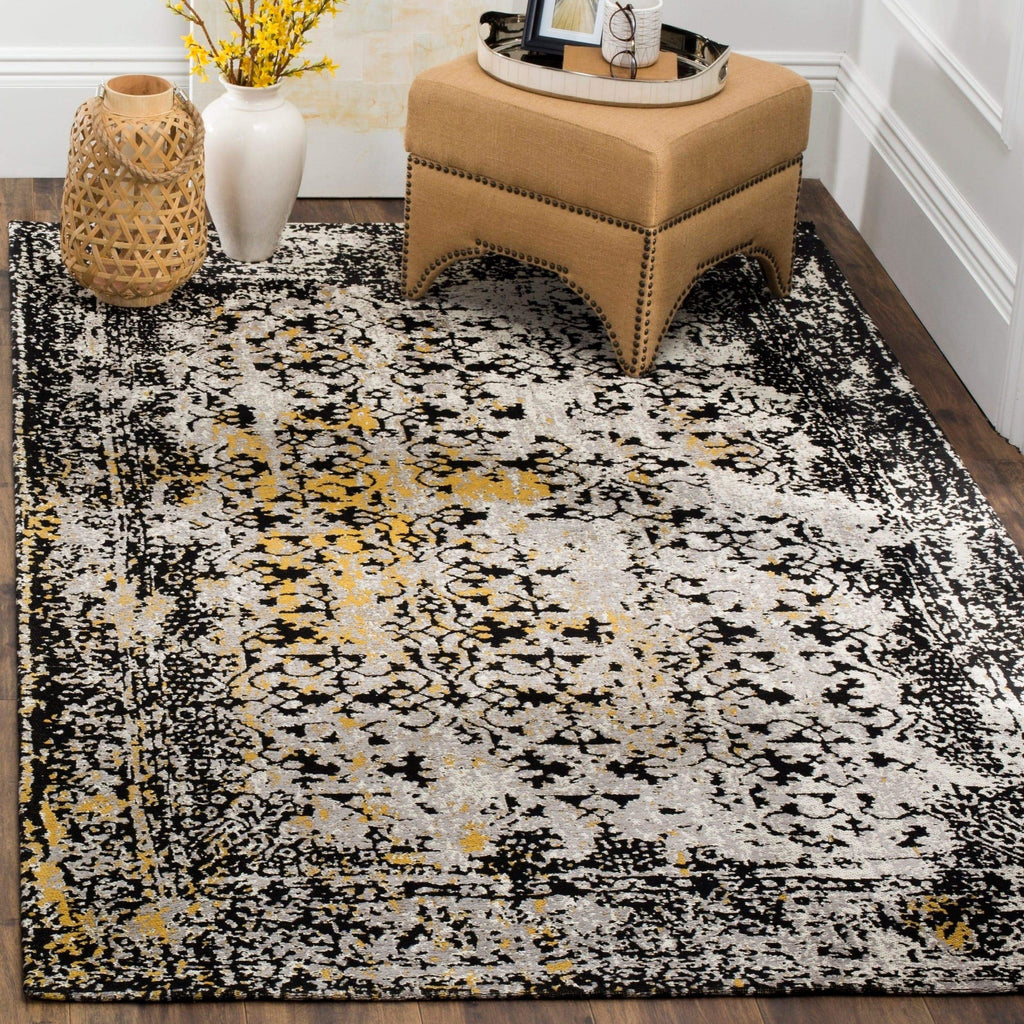 SAFAVIEH Classic Vintage Collection Accent Rug - 4' x 6', Black & Silver, Distressed Design, Non-Shedding & Easy Care, Ideal for