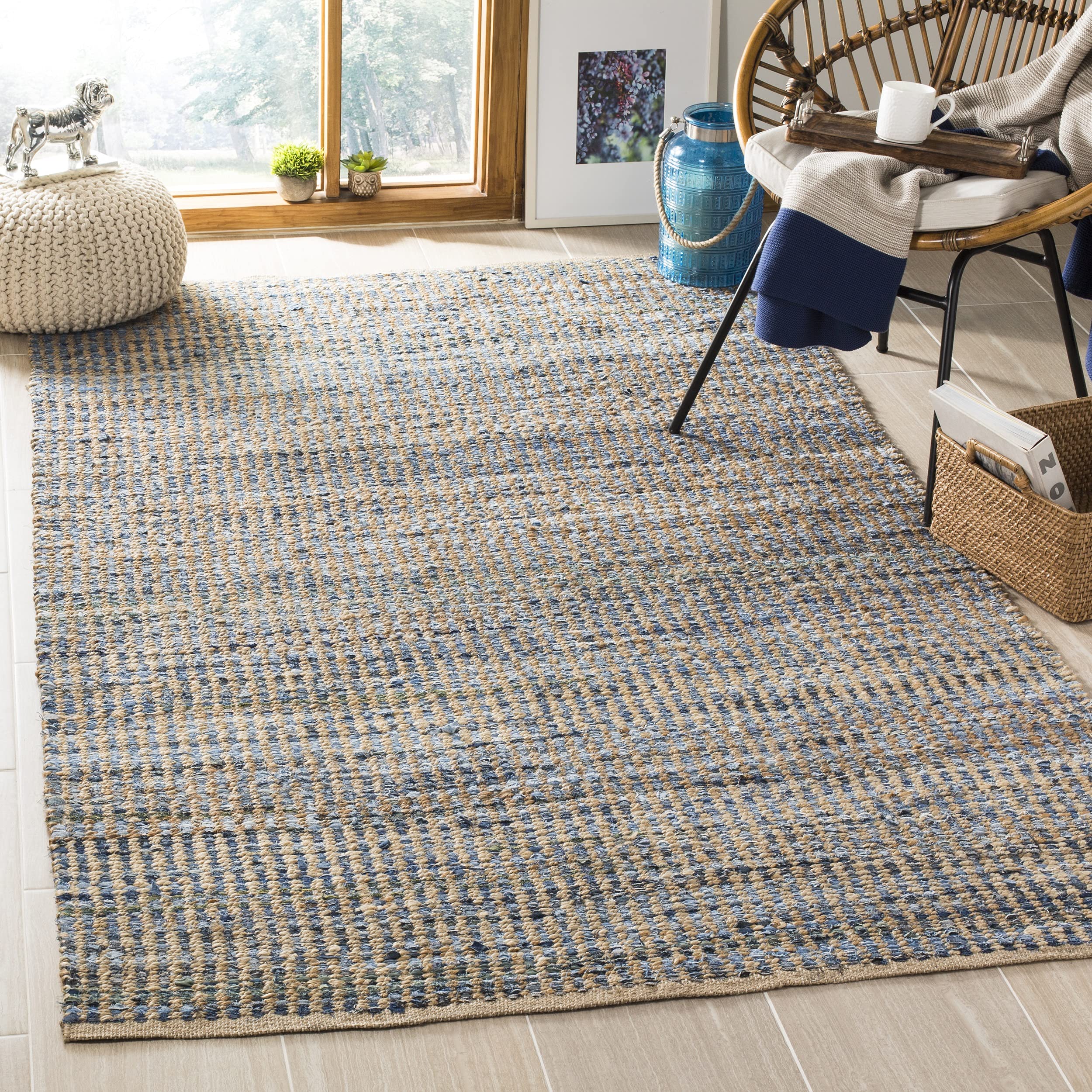 SAFAVIEH Cape Cod Collection Accent Rug - 4 x 6, Natural & Blue, Handmade Flat Weave Coastal Braided Jute, Ideal for High Traf