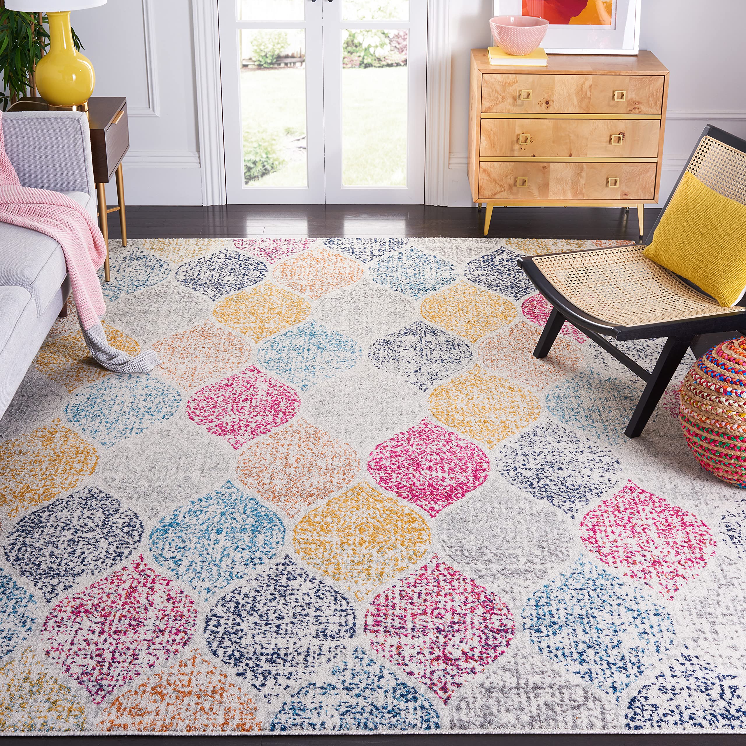 SAFAVIEH Madison Collection 9 Square Cream / Yellow MAD604C Glam Ogee Trellis Distressed Non-Shedding Living Room Bedroom Dinin