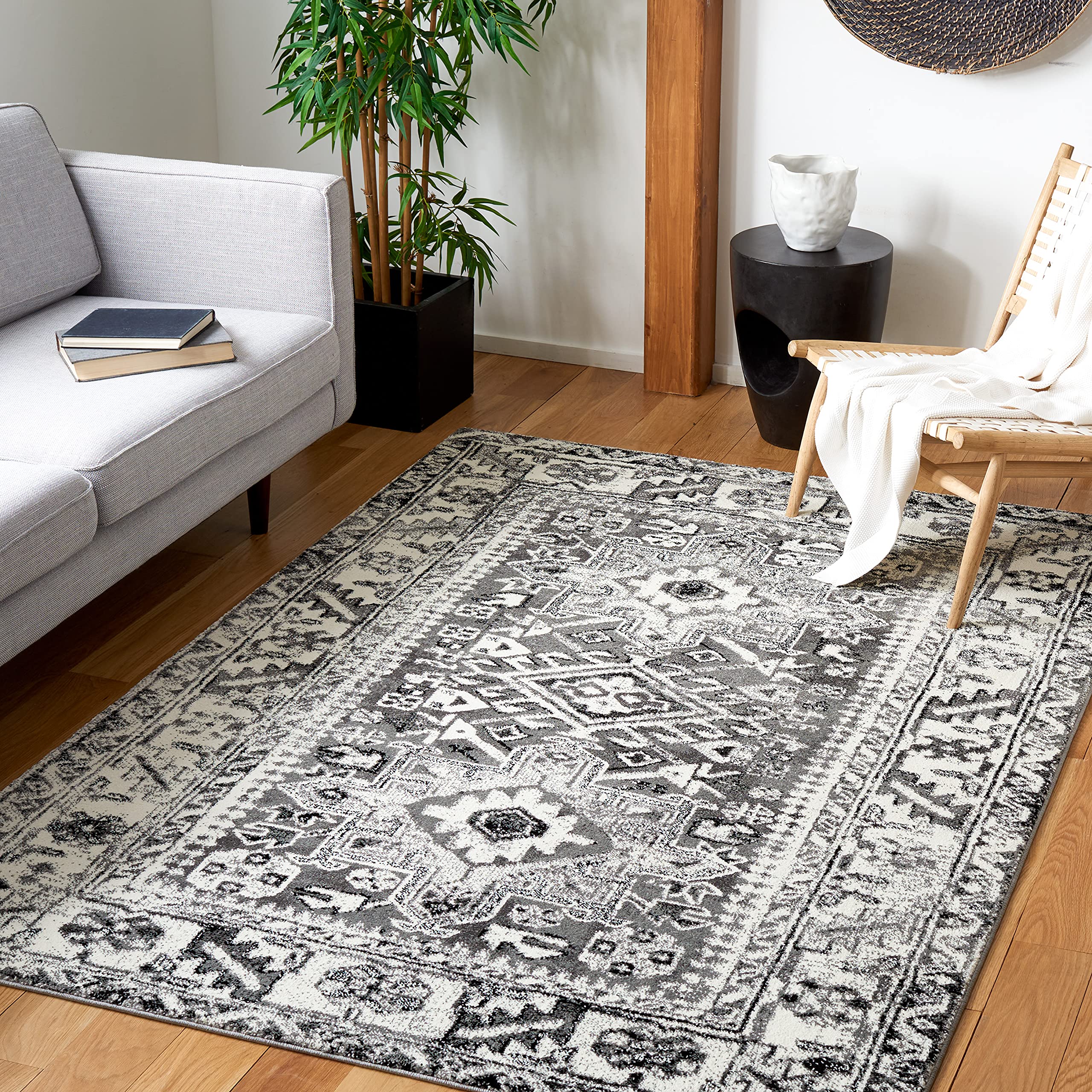 SAFAVIEH Vintage Hamadan Collection Area Rug - 106 x 14, Grey & Ivory, Medallion Design, Non-Shedding & Easy Care, Ideal for H