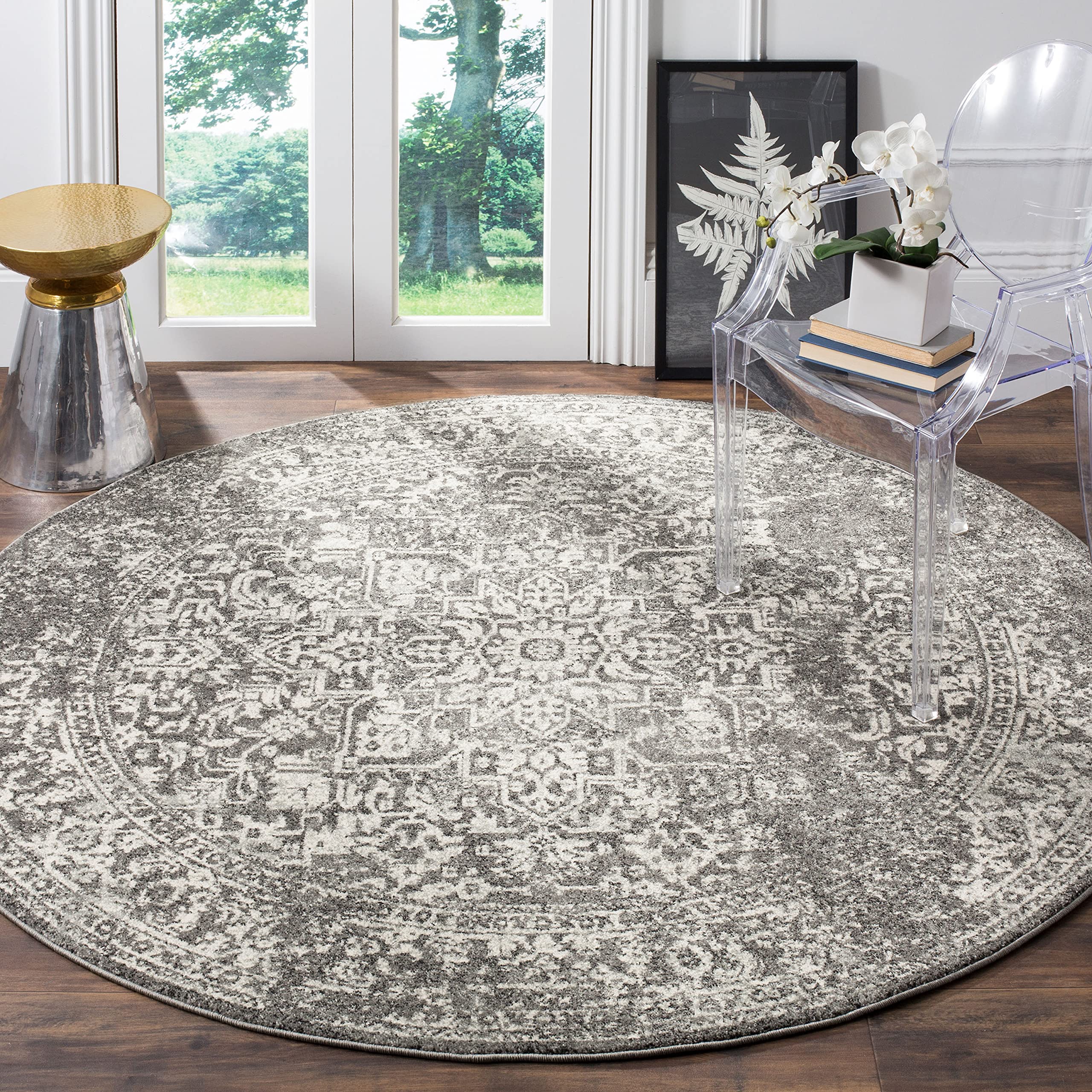 SAFAVIEH Evoke Collection 9 Round Grey/Ivory EVK256D Oriental Distressed Non-Shedding Dining Room Entryway Foyer Living Room Be