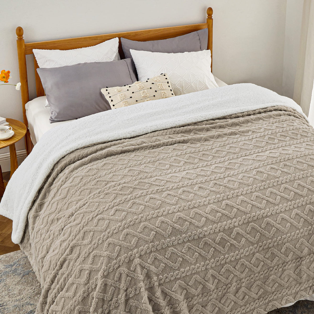 Bedsure Sherpa Queen Size Blanket For Bed - Fuzzy Soft Cozy Blanket Queen Size, Fleece Thick Warm Blanket For Winter, Beige, 90X