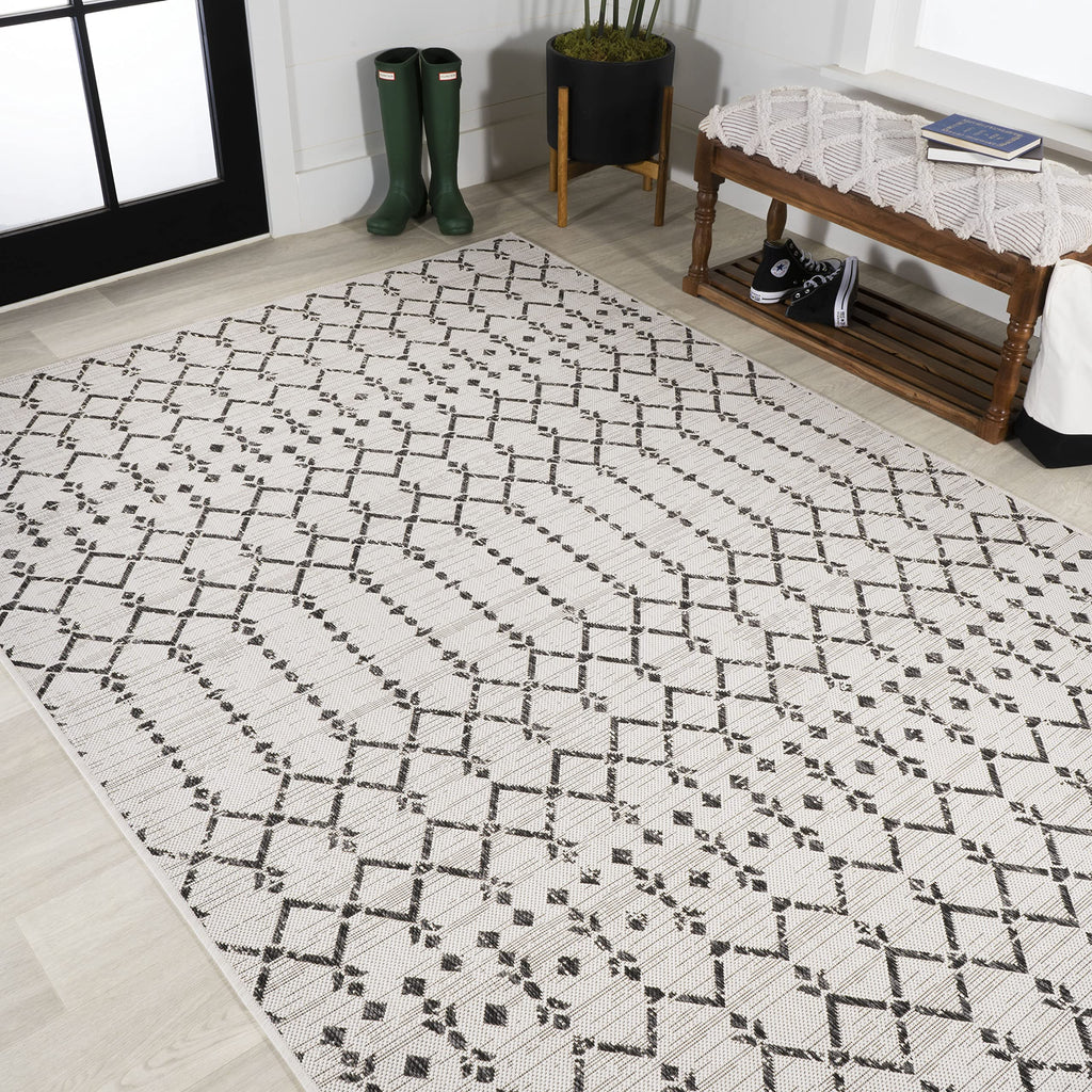 Jonathan Y Smb108I-5 Ourika Moroccan Geometric Textured Weave Indoor Outdoor Area Rug, Coastal, Traditional, Transitional Easy Cleaning,Bedroom,Kitchen,Backyard,Patio,Non Shedding, Cream/Black, 5 X 8