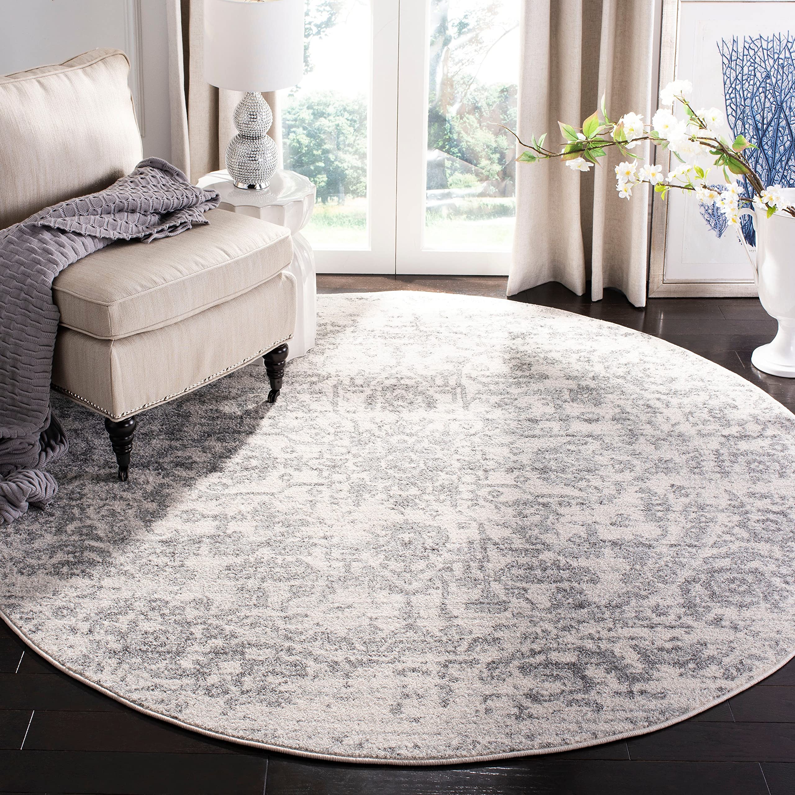 SAFAVIEH Madison Collection Area Rug - 10 Round, Silver & Ivory, Snowflake Medallion Distressed Design, Non-Shedding & Easy Car