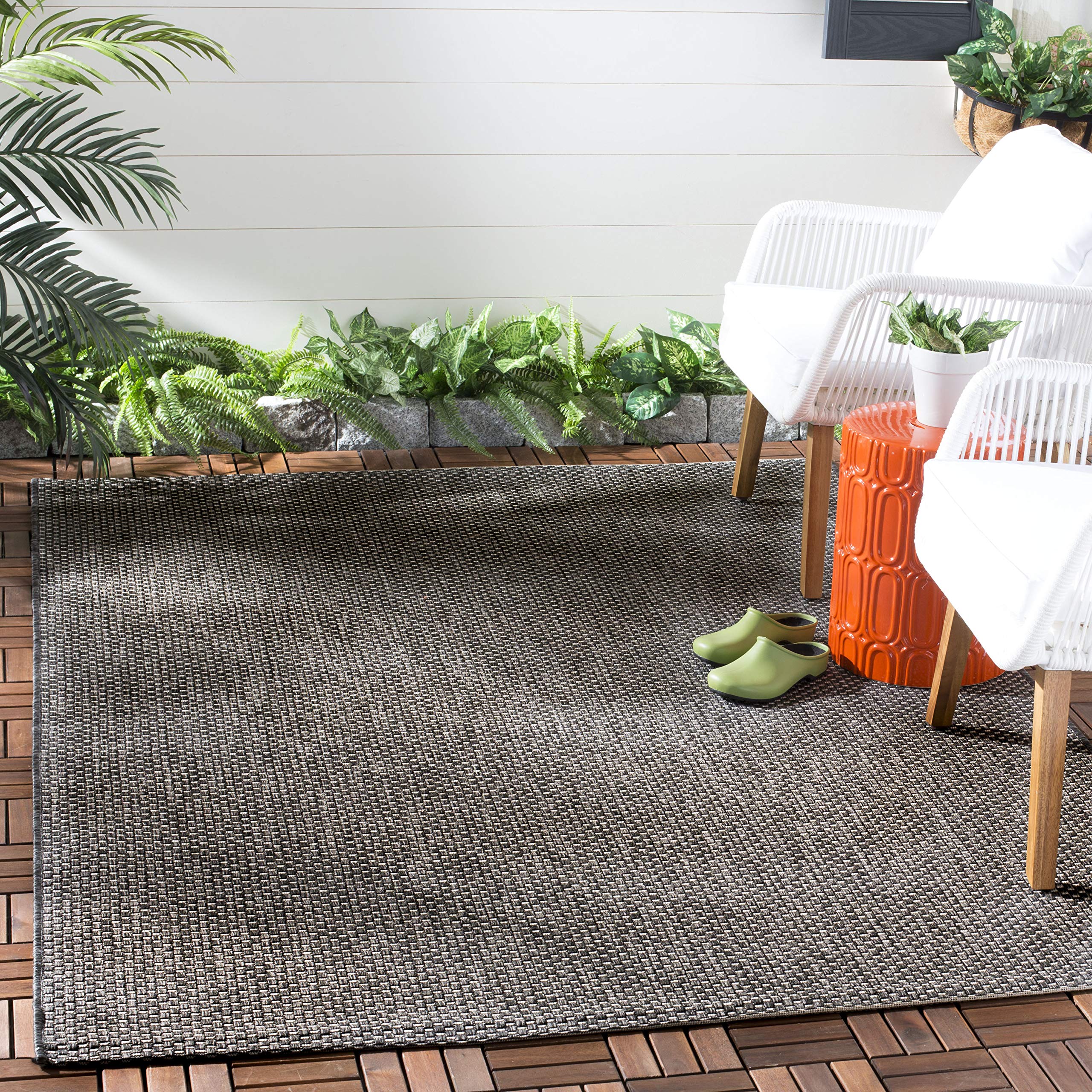 SAFAVIEH Courtyard Collection Area Rug - 67 x 96, Black & Beige, Non-Shedding & Easy Care, Indoor/Outdoor & Washable-Ideal f
