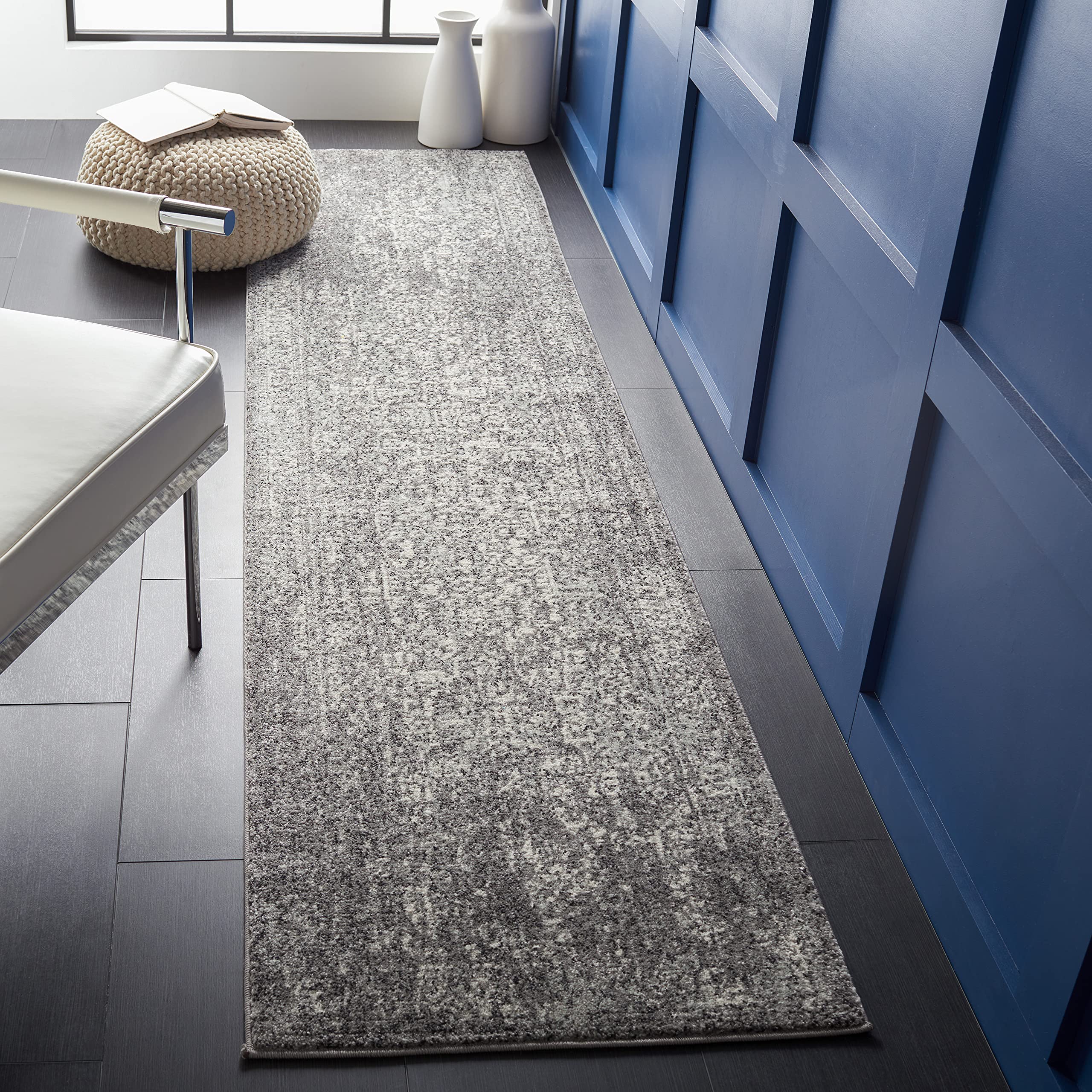 SAFAVIEH Evoke Collection 22 x 7 Grey/Ivory EVK256D Oriental Distressed Non-Shedding Living Room Entryway Foyer Hallway Bedroo