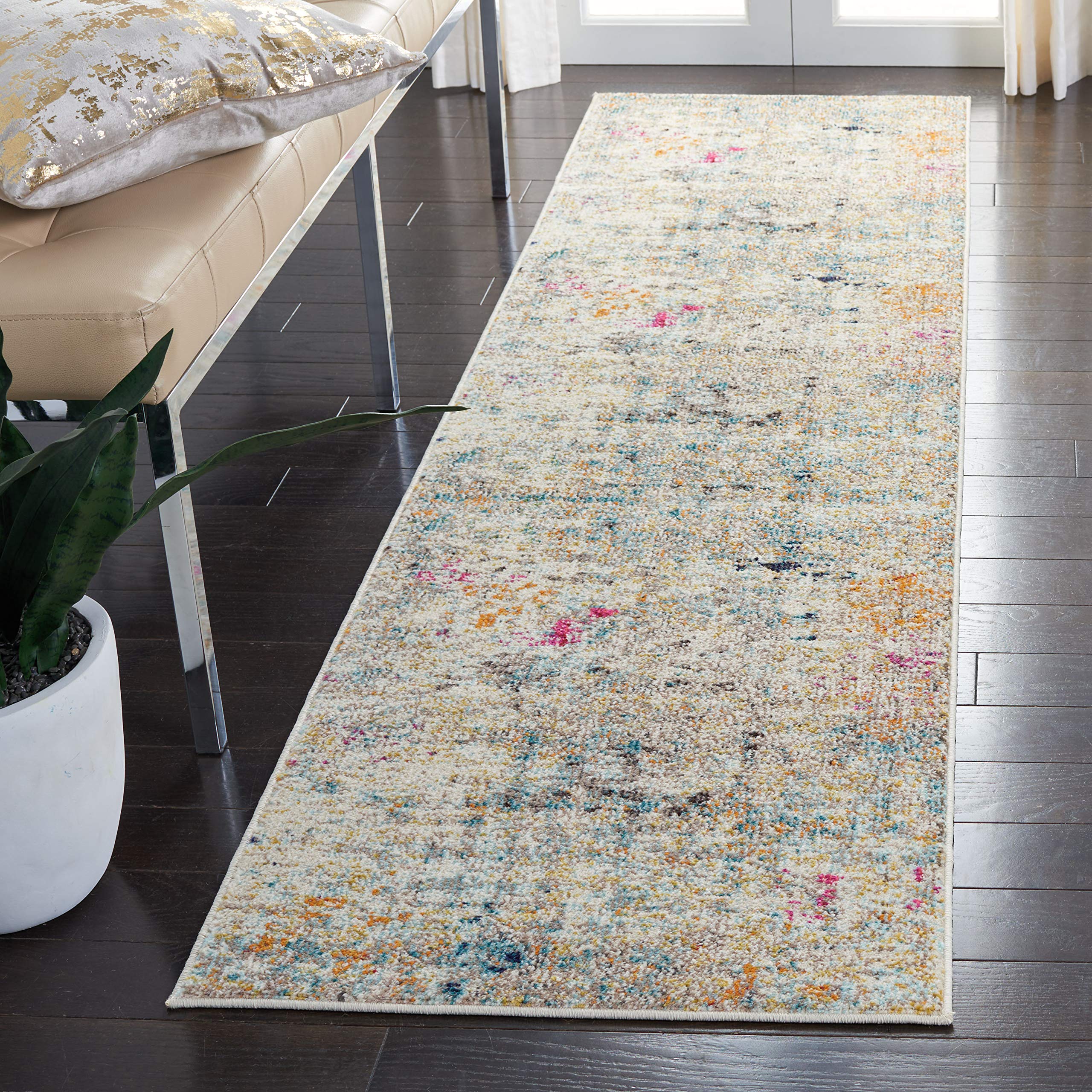 SAFAVIEH Madison Collection Runner Rug - 2'2'' x 6', Grey & Gold, Boho Abstract Distressed Design, Non-Shedding & Easy Care, Ide