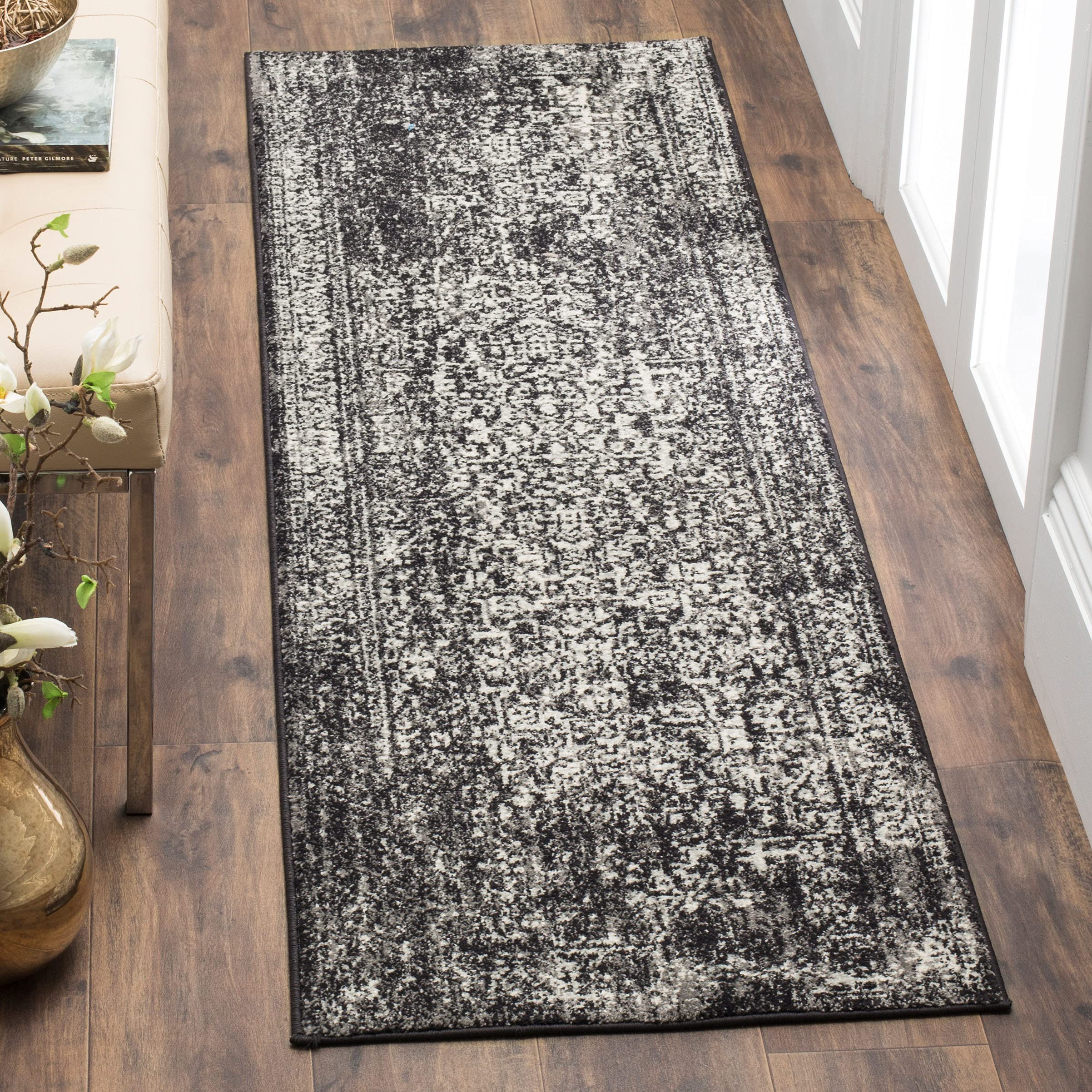 SAFAVIEH Evoke Collection 22 x 7 Black / Grey EVK256R Oriental Distressed Non-Shedding Living Room Entryway Foyer Hallway Bedr