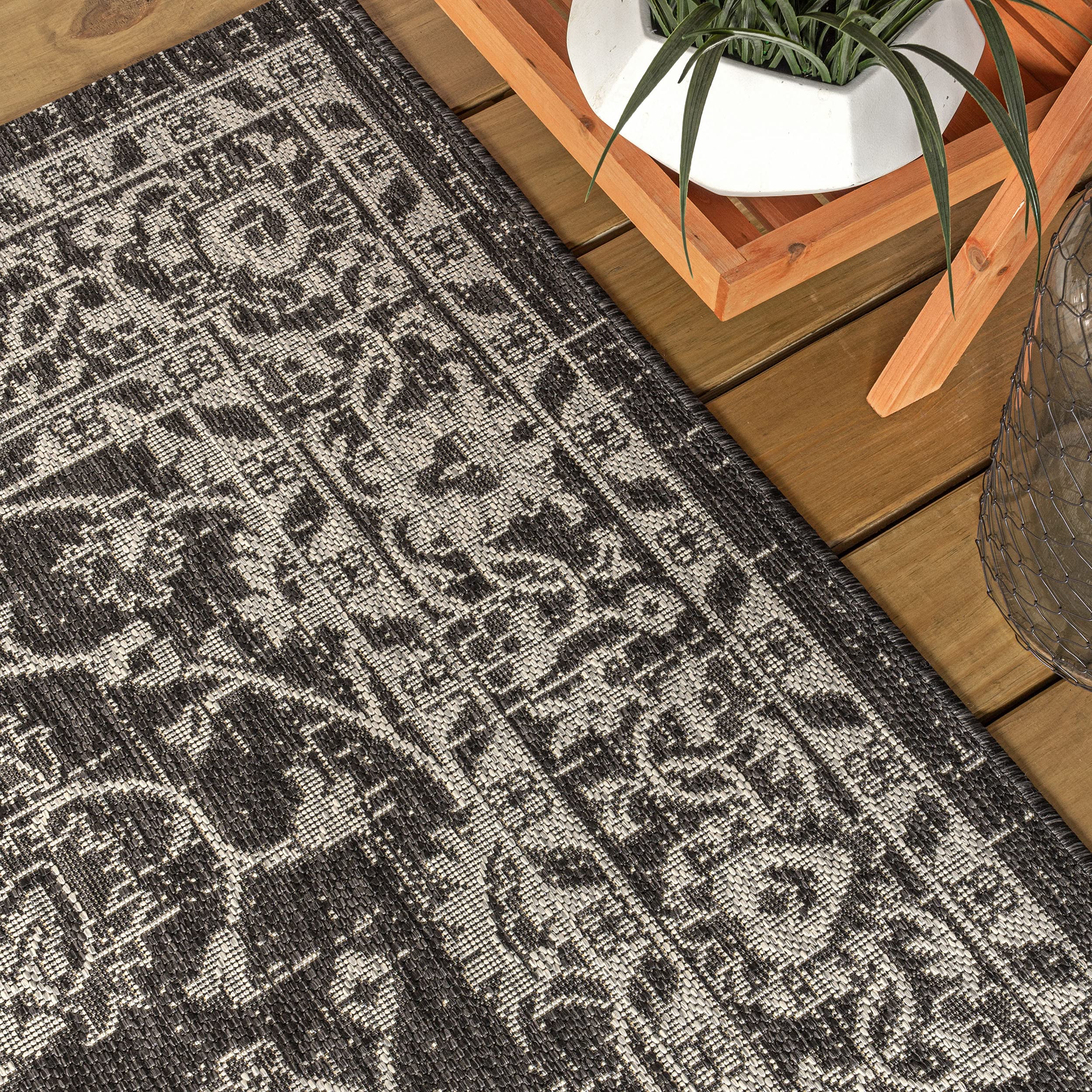 Jonathan Y Smb103C-5R Palazzo Vine And Border Textured Weave Indoor Outdoor Area-Rug Coastal Bohemian Rustic Glam Easy-Cleaning Bedroom Kitchen Backyard Patio Non Shedding, 5' Round, Black/Gray