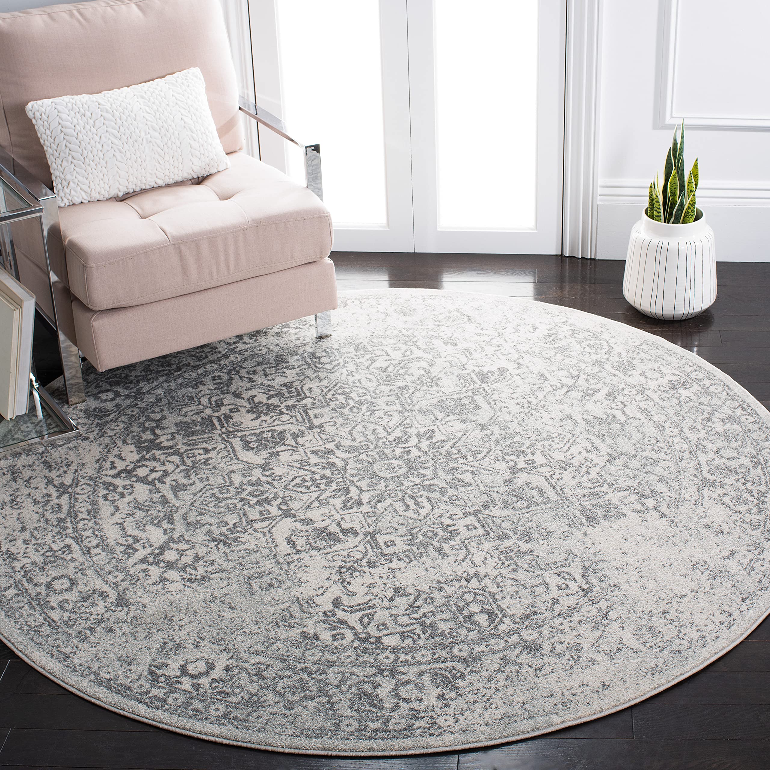 SAFAVIEH Evoke Collection Area Rug - 8 Round, Ivory & Grey, Distressed Design, Non-Shedding & Easy Care, Ideal for High Traffic