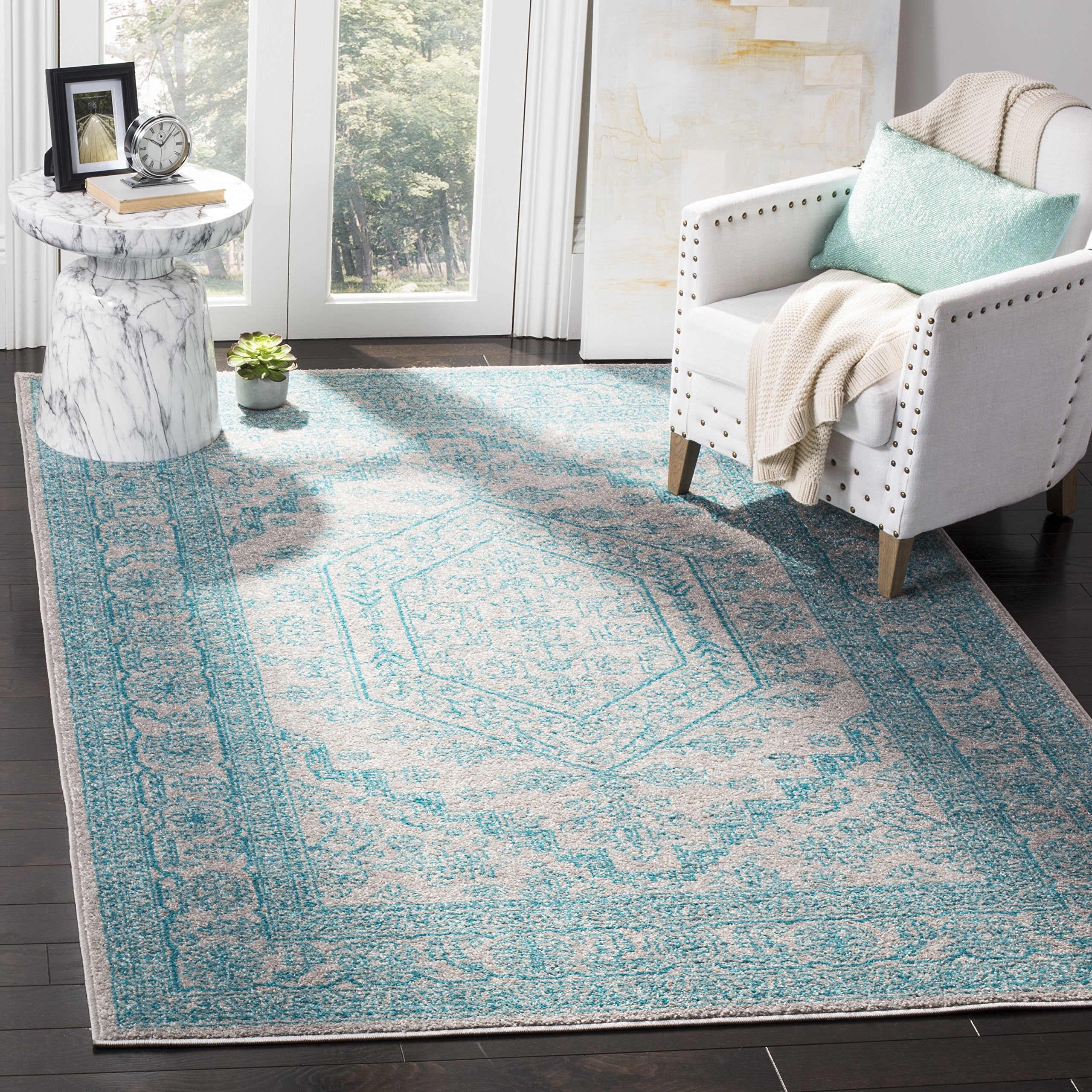 SAFAVIEH Adirondack Collection Area Rug - 6 x 9, Light Grey & Teal, Oriental Medallion Design, Non-Shedding & Easy Care, Ideal