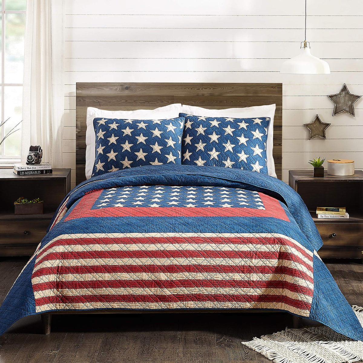 Modern Heirloom Americana Patch Quilt With 2 Shams, 3-Piece Reversible All Seasons Quilt Set, Lightweight Coverlet Set, King Siz
