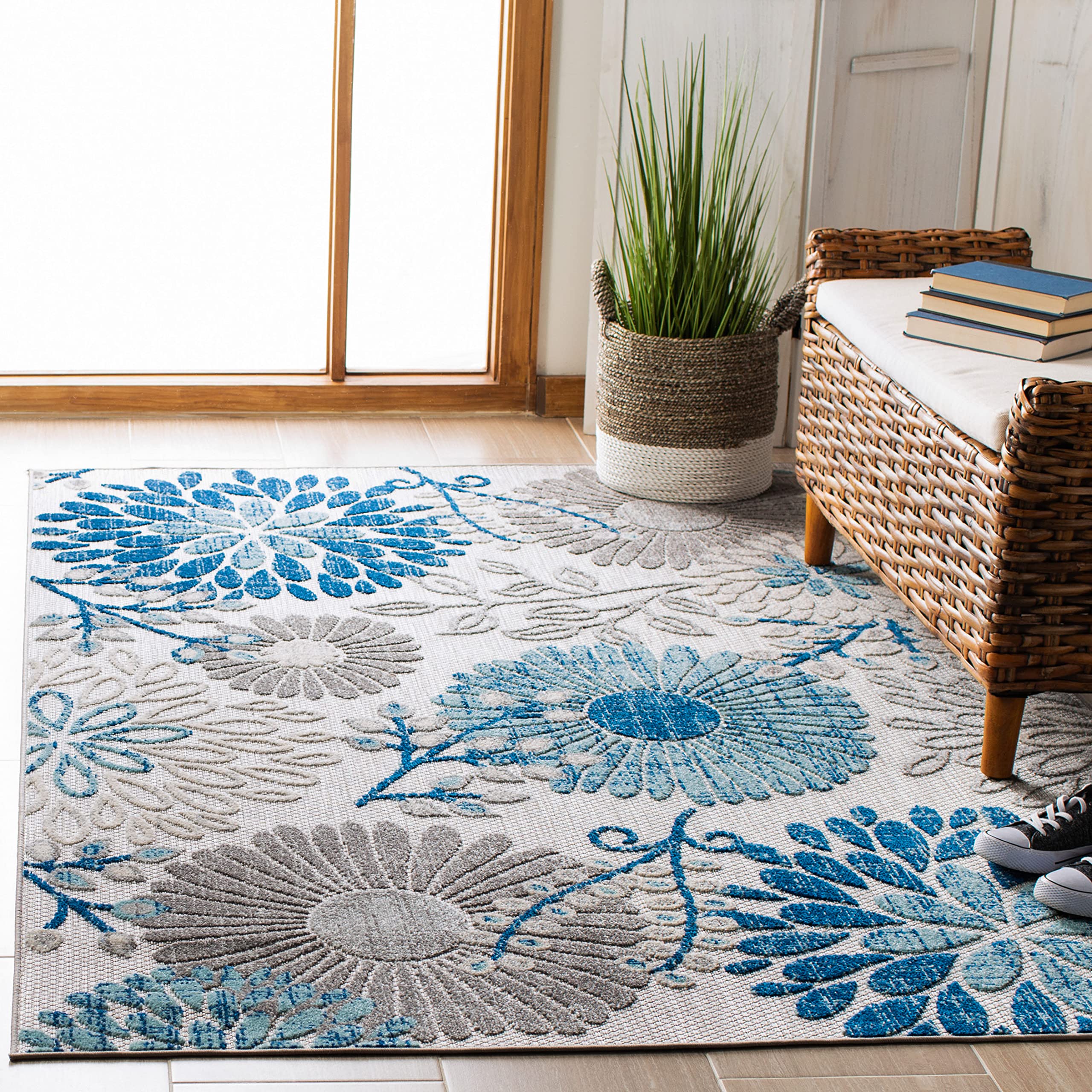 Safavieh Cabana Collection Accent Rug - 4' X 6', Grey & Blue, Floral Design, Non-Shedding & Easy Care, Indoor/Outdoor & Washable-Ideal For Patio, Backyard, Mudroom (Cbn832F)