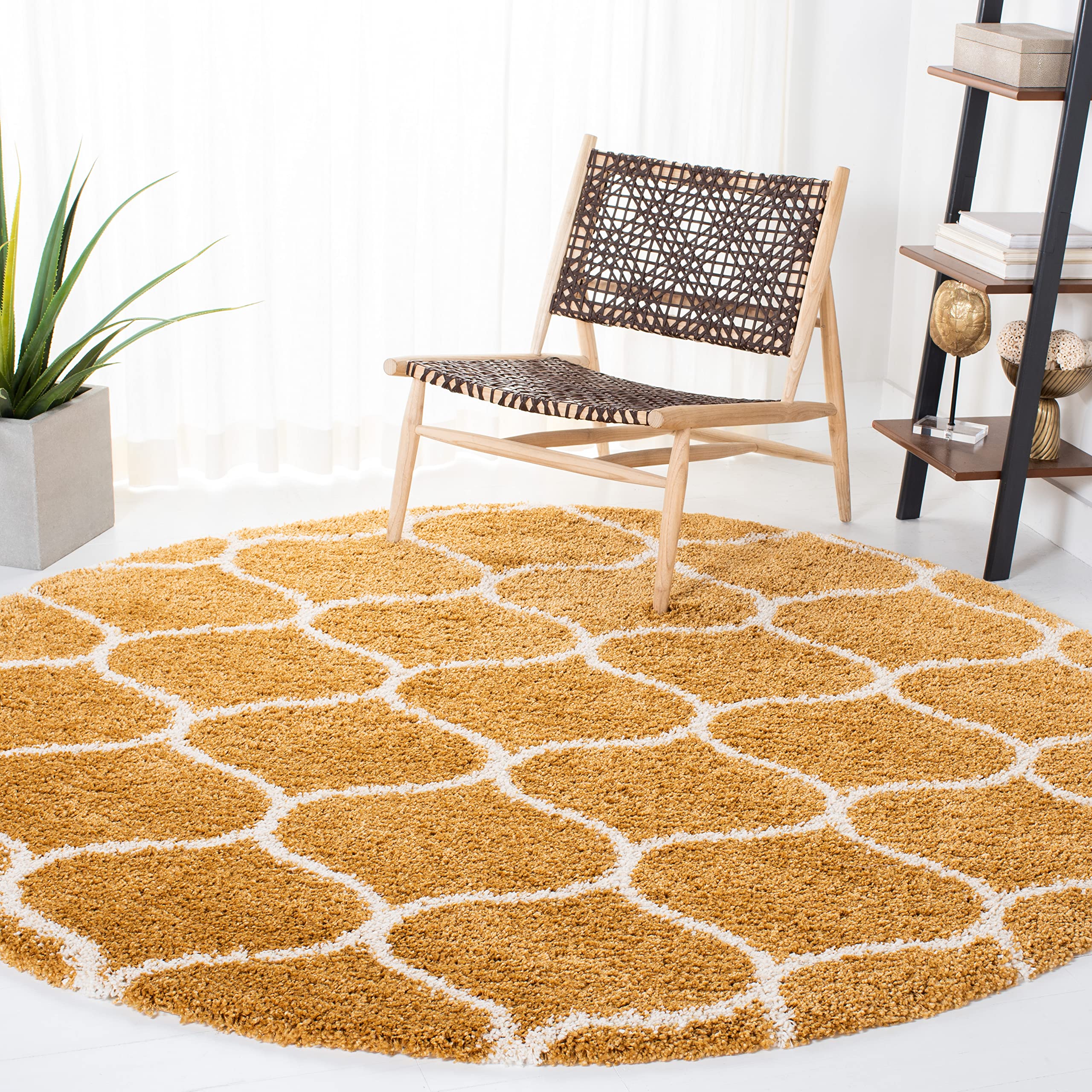 SAFAVIEH Hudson Shag Collection Area Rug - 7 Round, Gold & Ivory, Moroccan Ogee Trellis Design, Non-Shedding & Easy Care, 2-inc