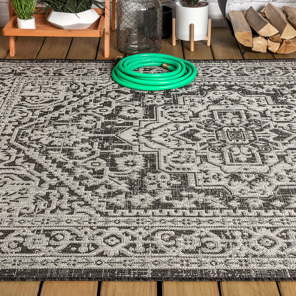 Jonathan Y Smb101D-4 Sinjuri Medallion Textured Weave Indoor/Outdoor Gray/Black 4 Ft. X 6 Ft. Area-Rug, Coastal,Easy-Cleaning,Forhightraffic,Kitchen,Livingroom,Backyard, Non Shedding